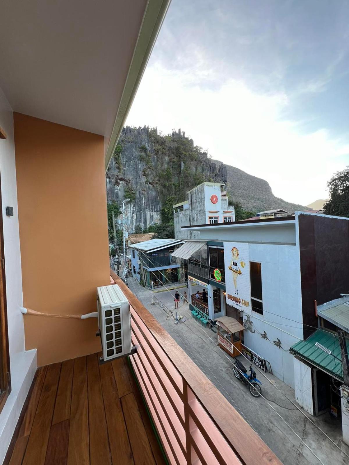 Inn Vencejos - *