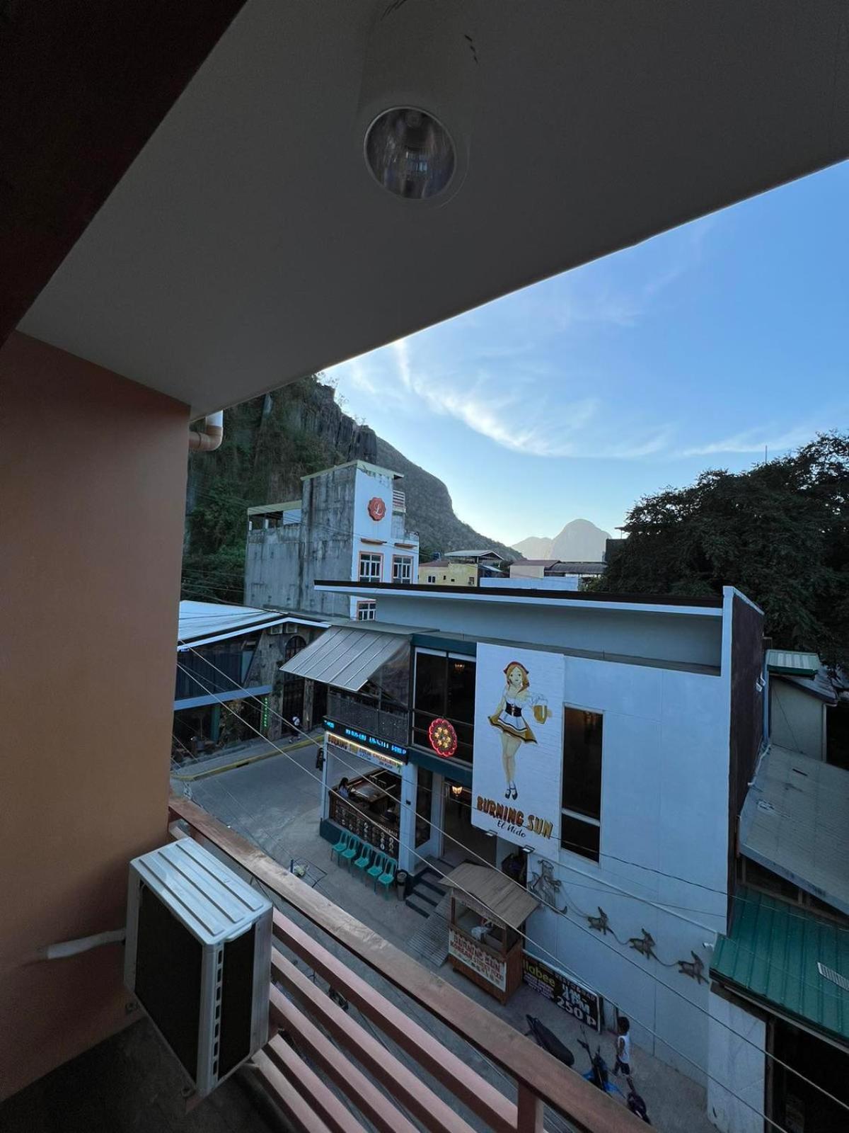 Vencejos - *