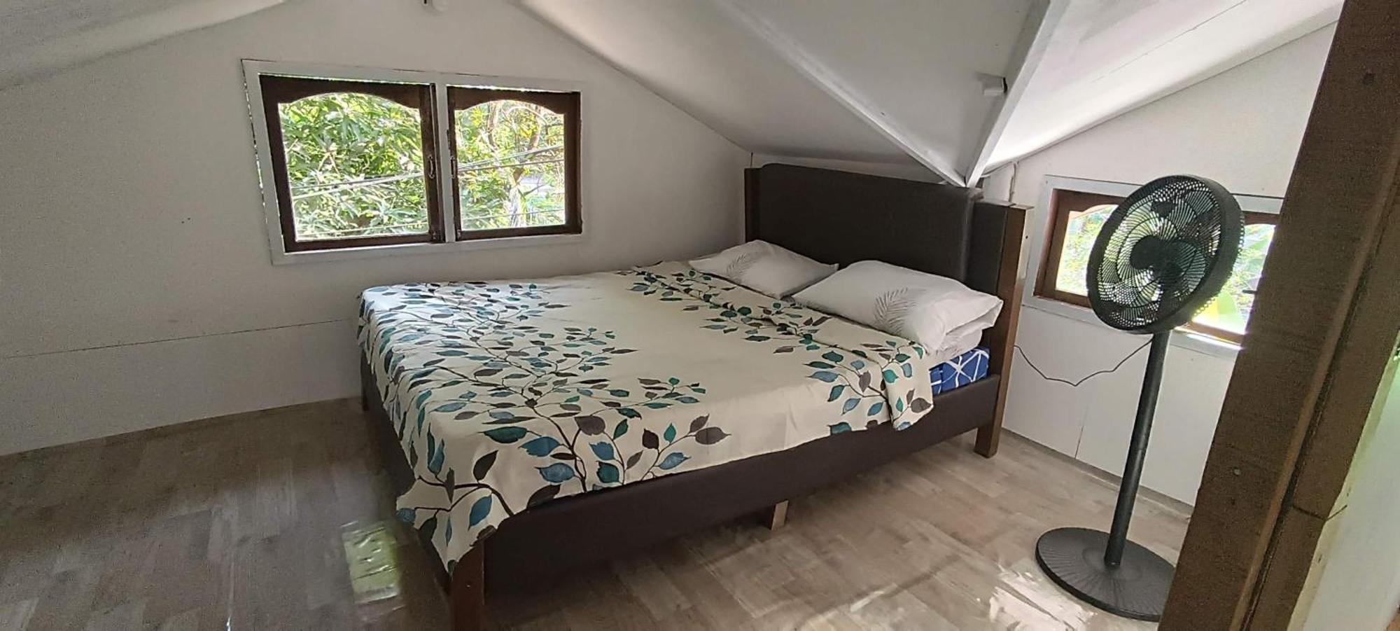 Jorge & Pony House 2 Homestay *