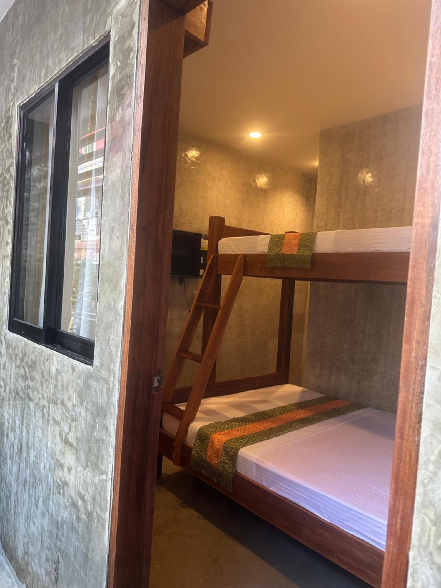 Rl Harbor Annex Hotel 2*