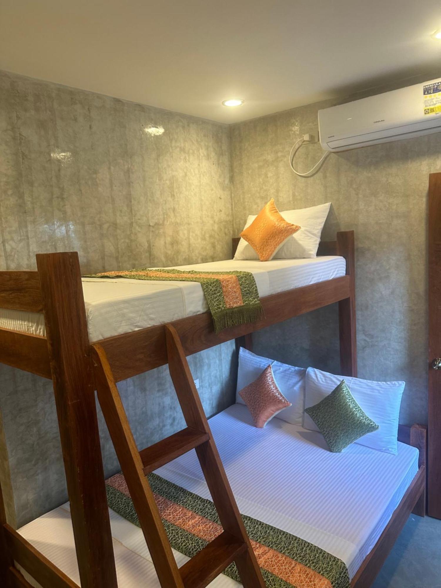 Hotel Rl Harbor Annex 2*