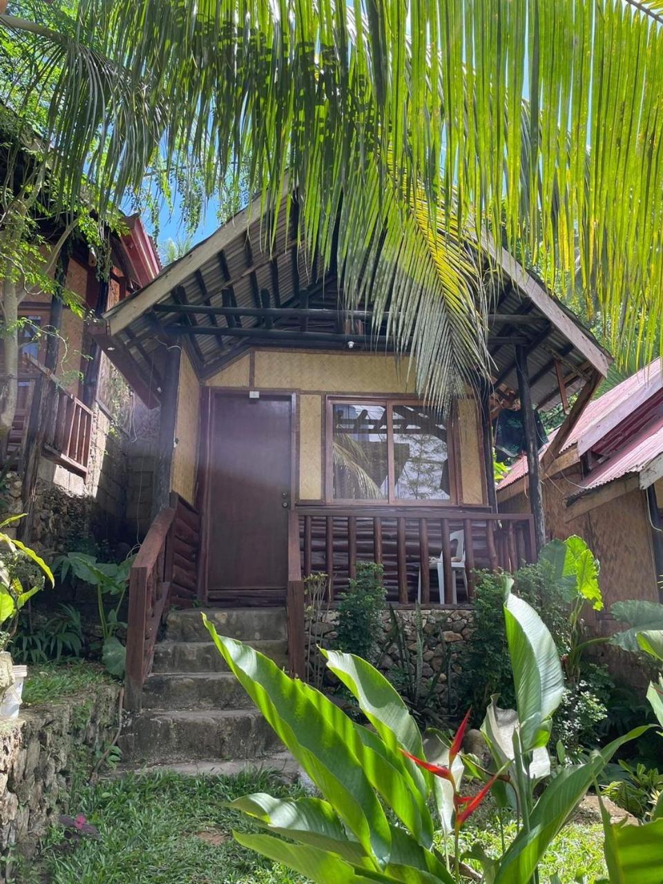 Novie's Tourist El Nido