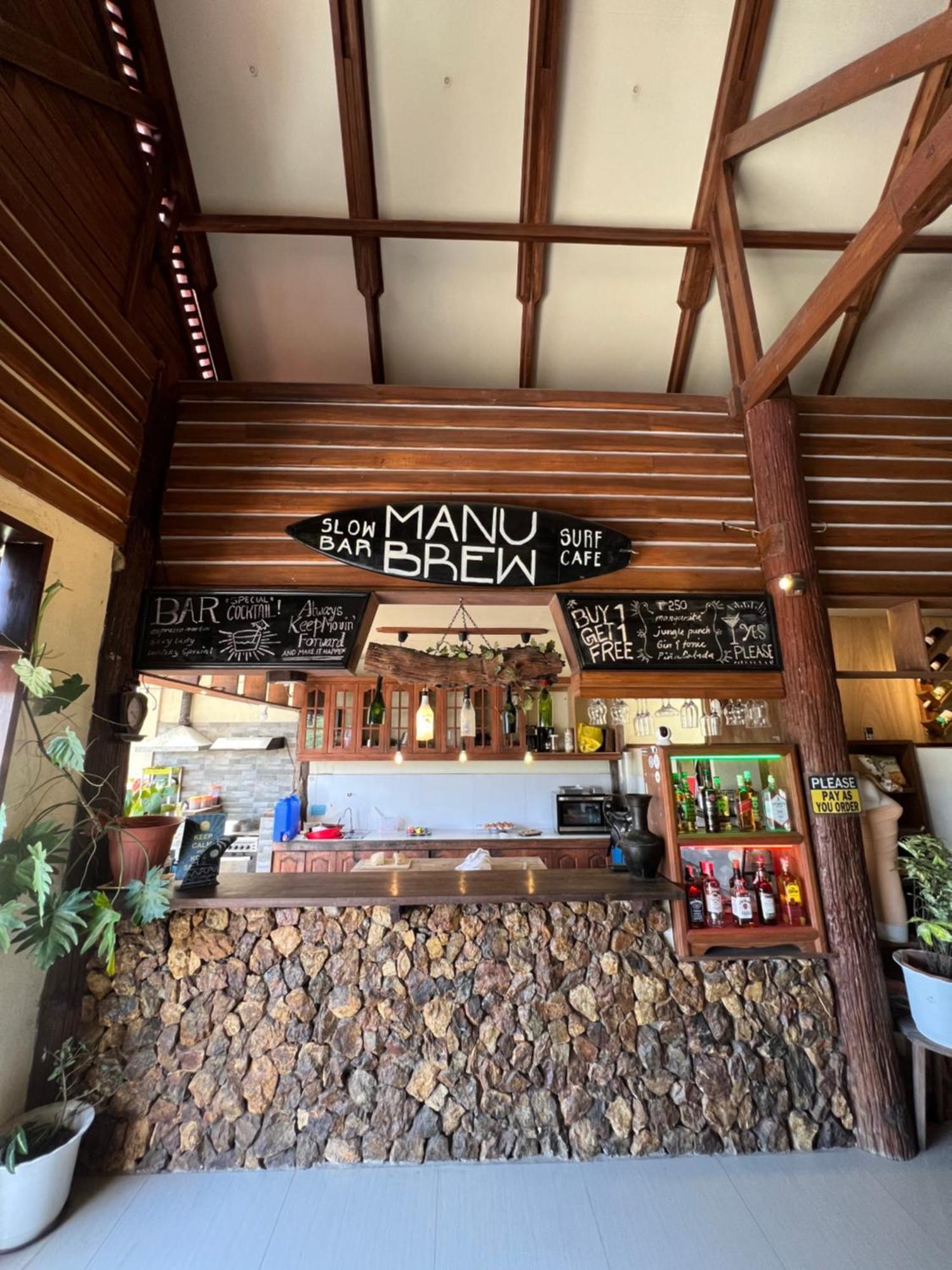 Novie's Tourist Inn