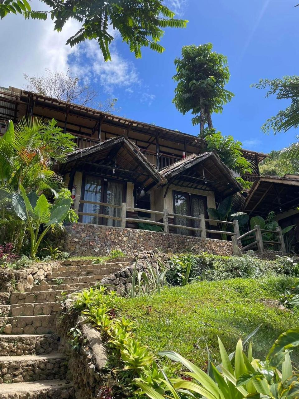 Novie's Tourist El Nido