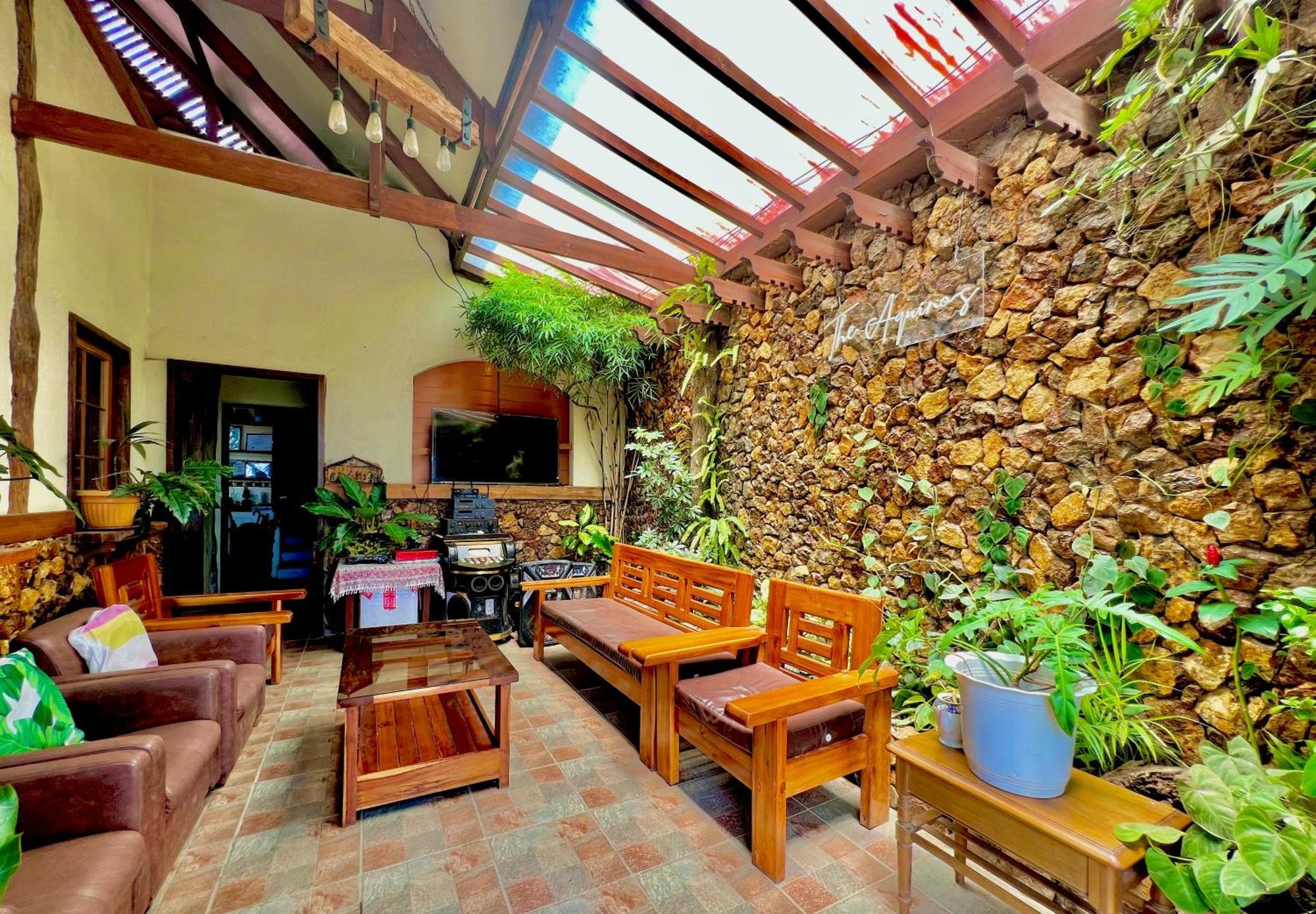 Novie's Tourist 2* El Nido