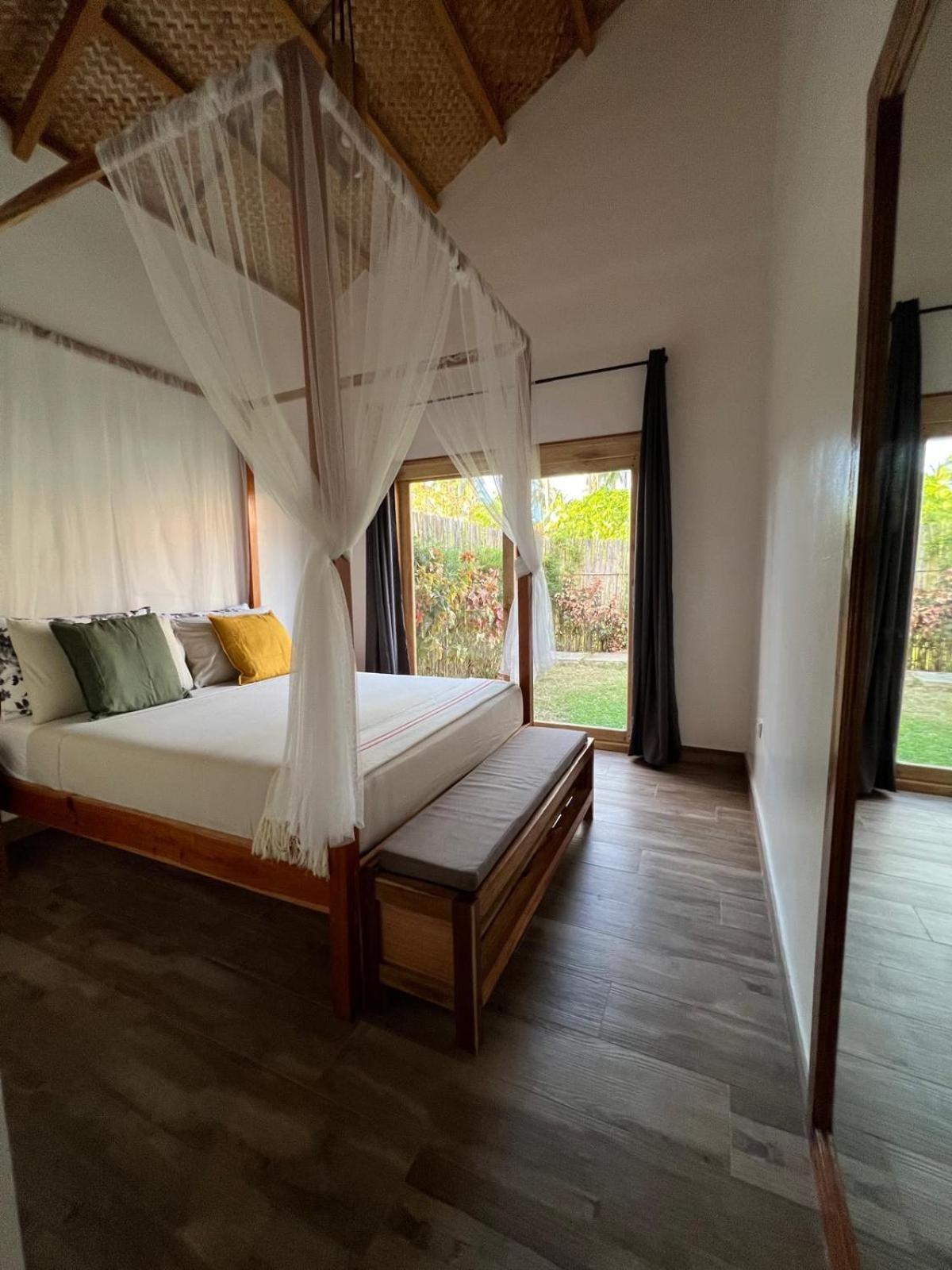Anitsa Aparthotel *