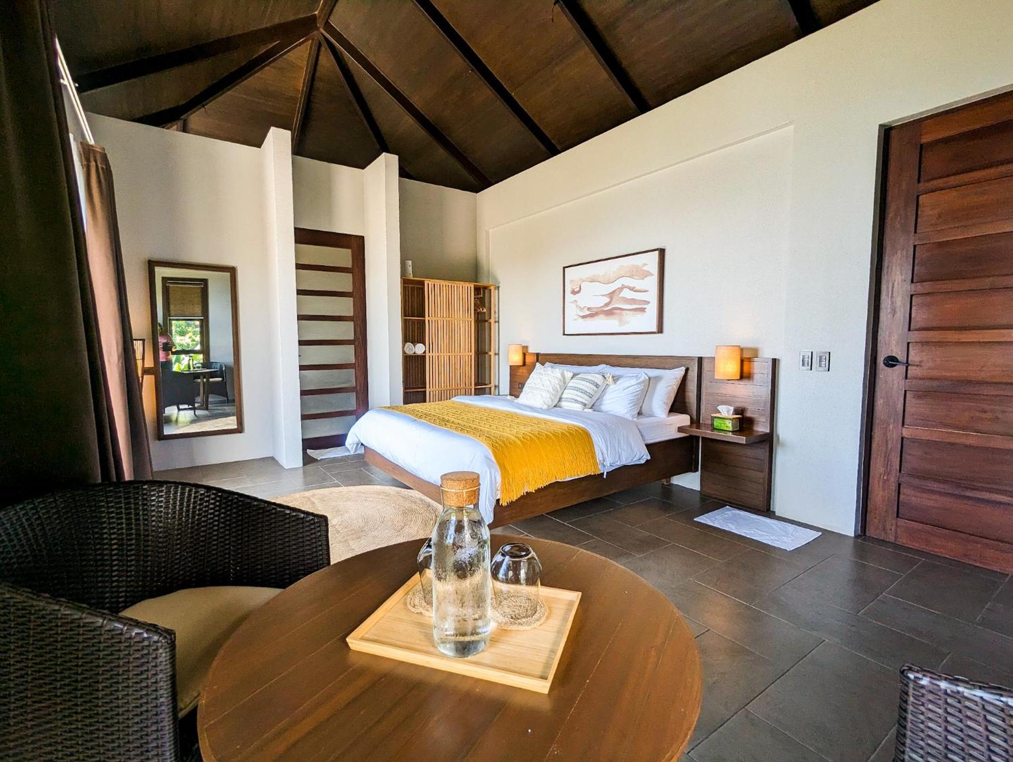 Perch El Nido's Seaview Overlooking Marimegmeg Villa