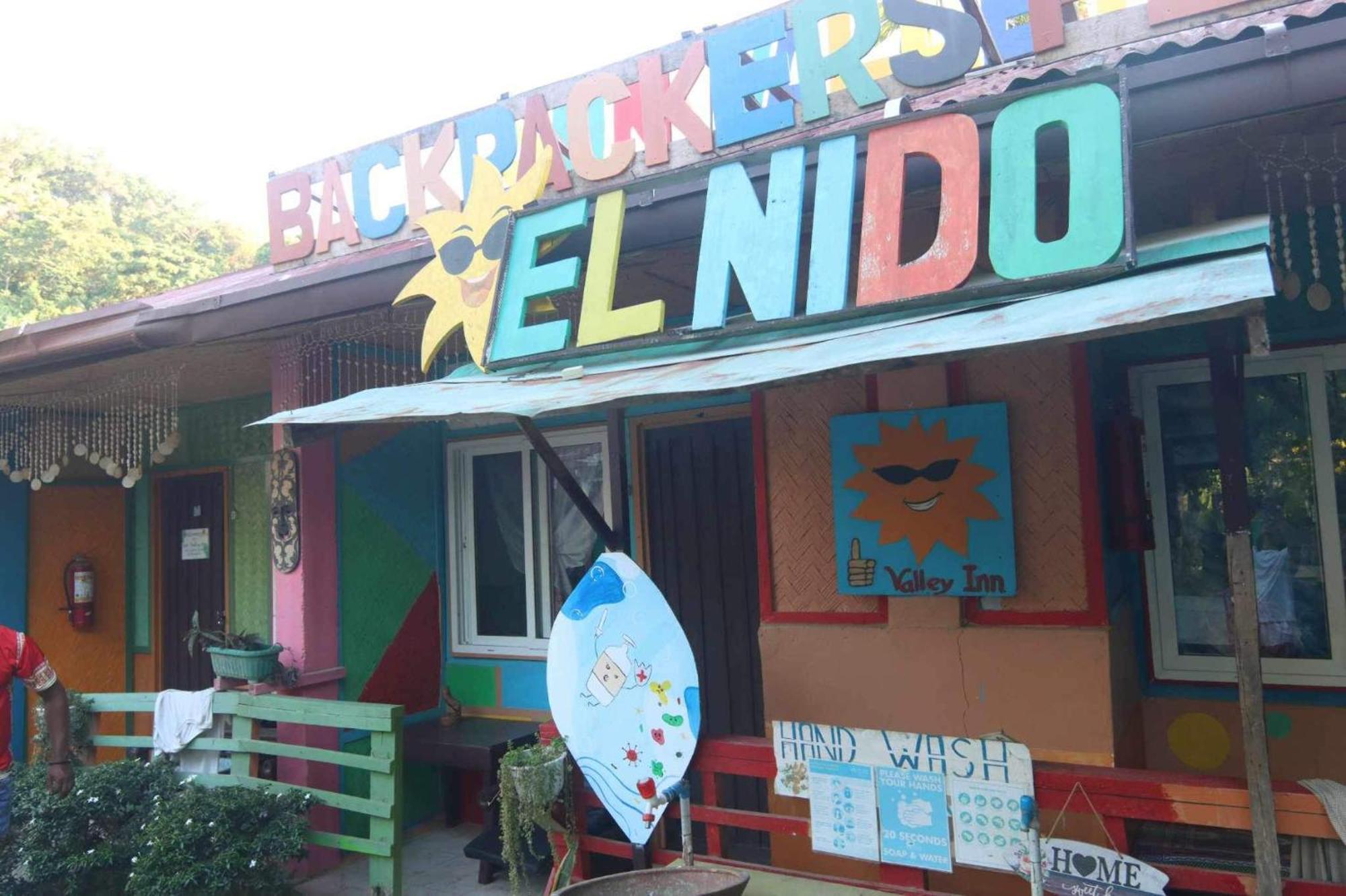 Sun Valley Backpackers Guest house El Nido