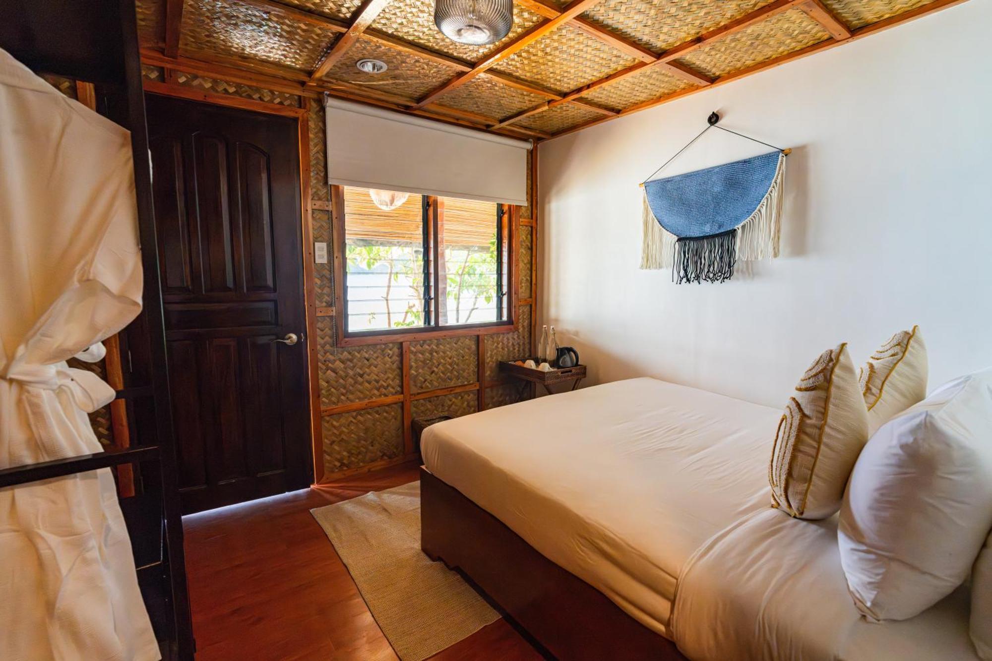 Bed & Breakfast Huts