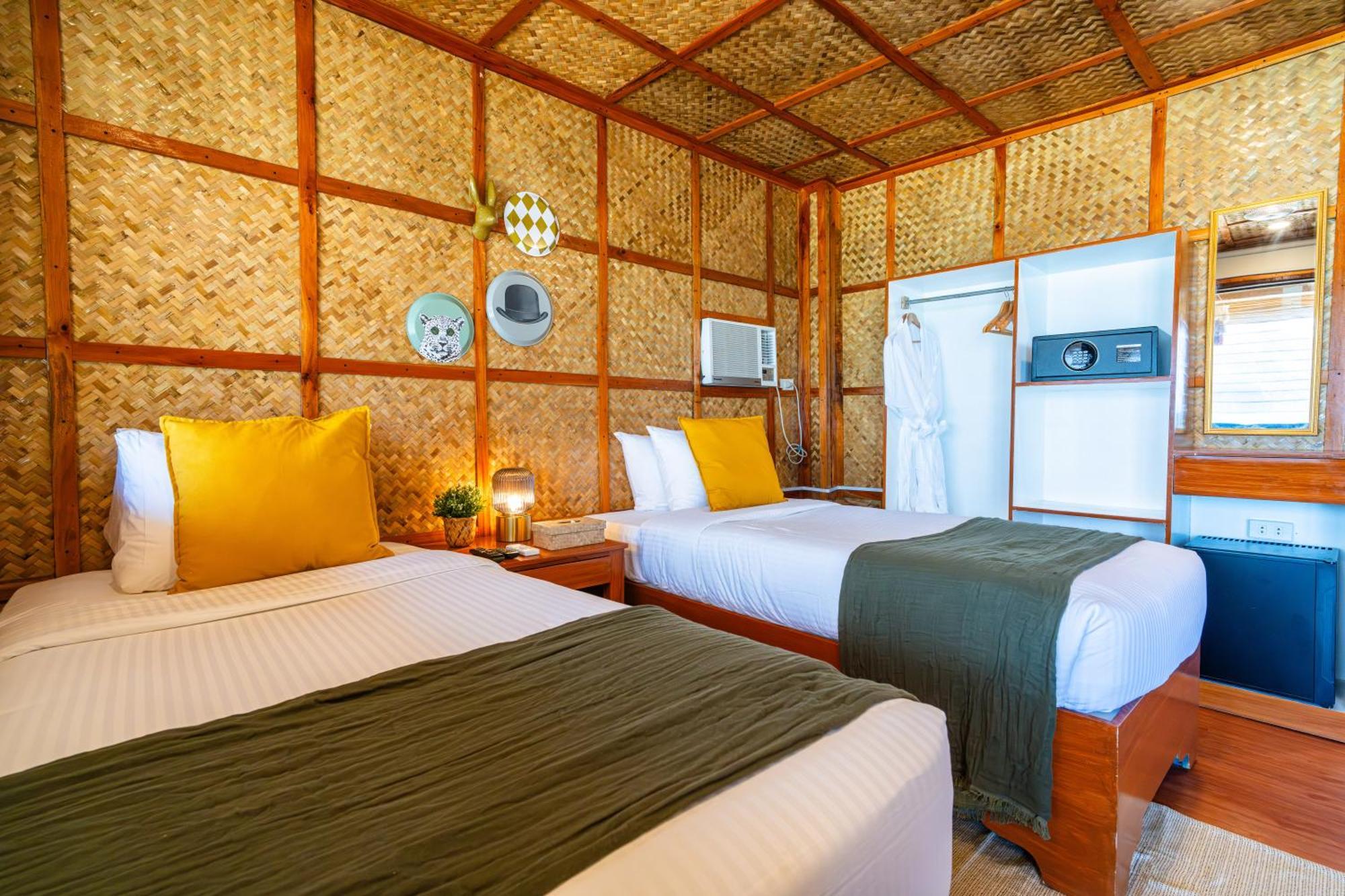 Huts El Nido