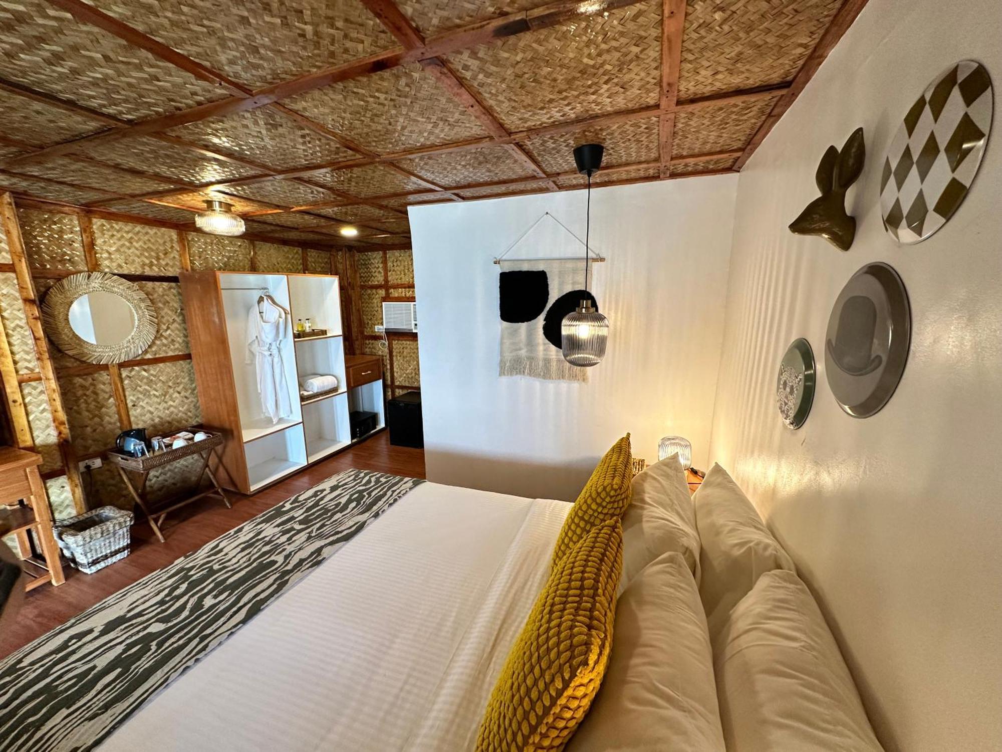Bed & Breakfast Huts