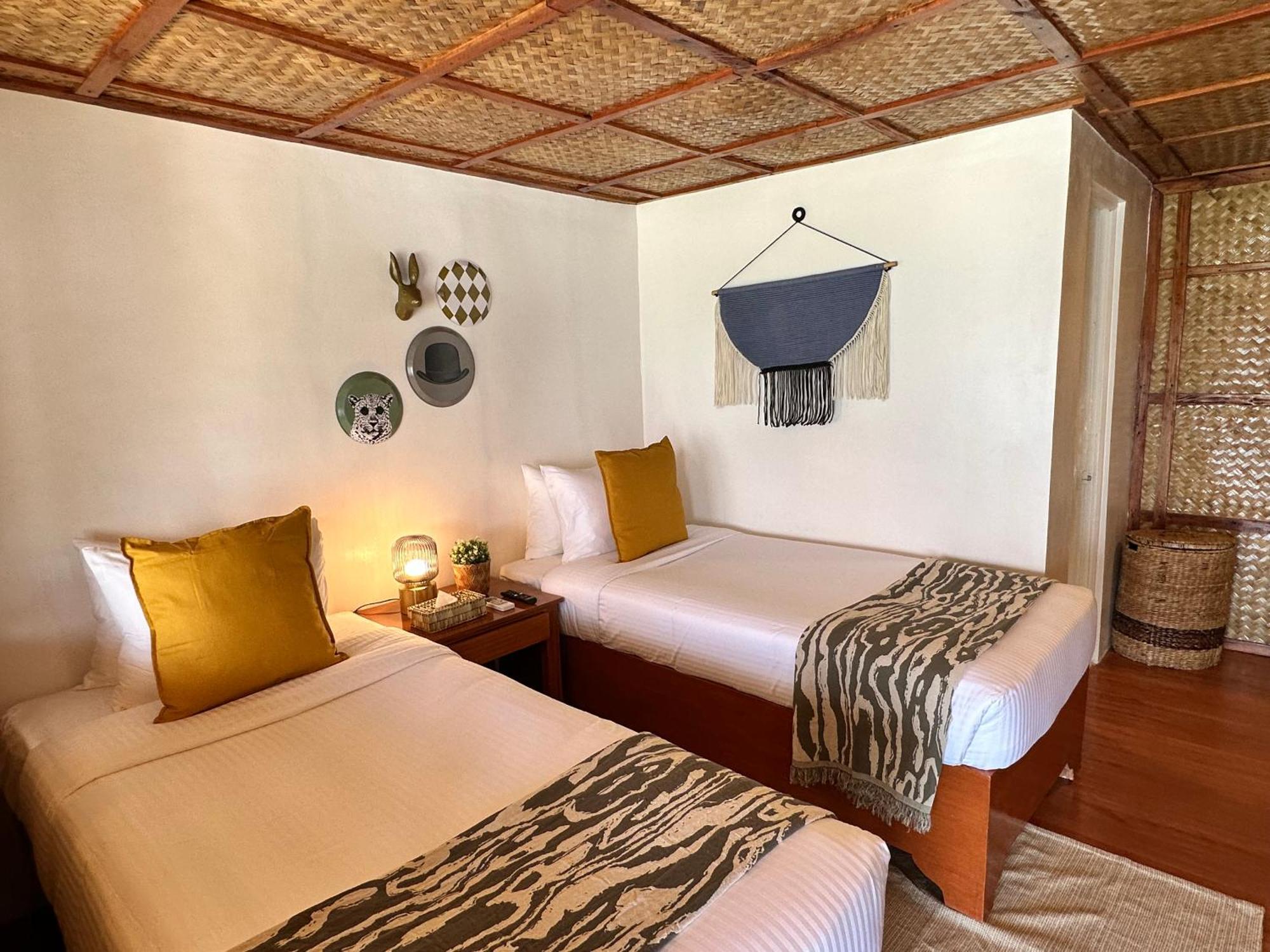 Bed & Breakfast Huts