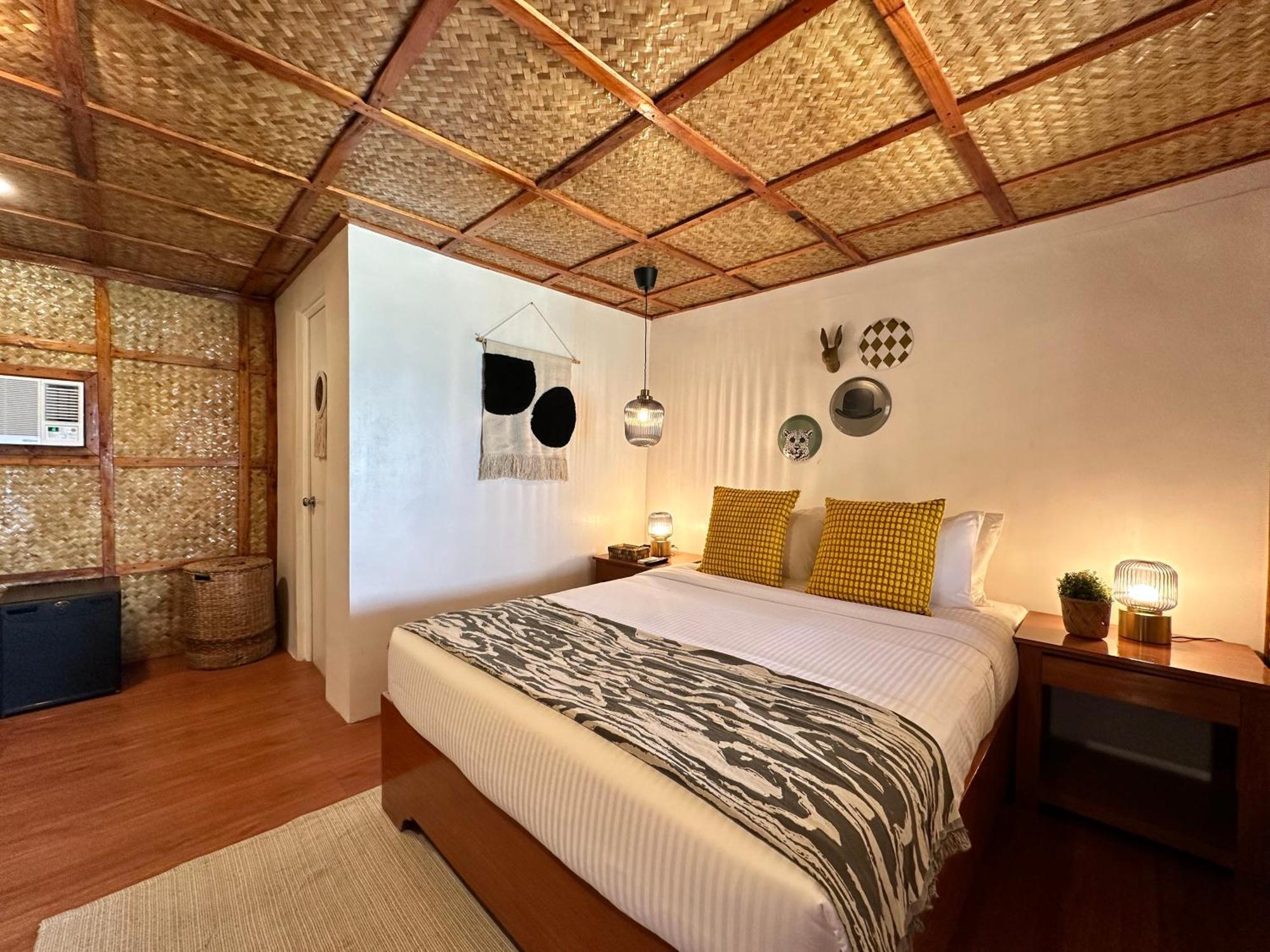 Bed & Breakfast Huts El Nido
