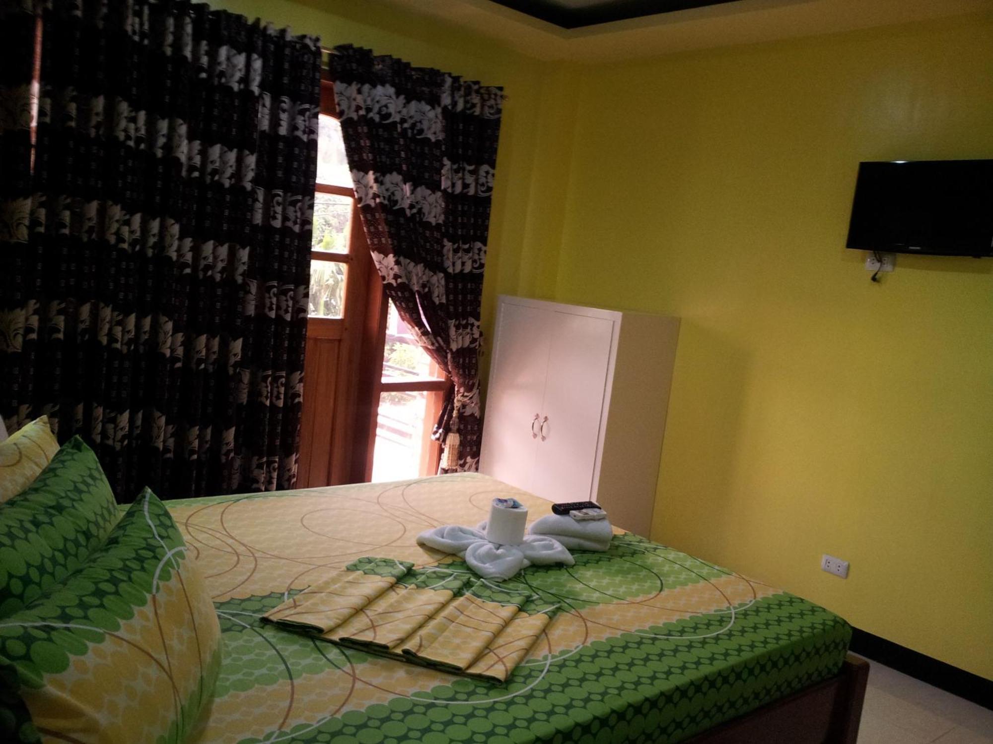 Buena's Haven Travelodge Guest house 2*