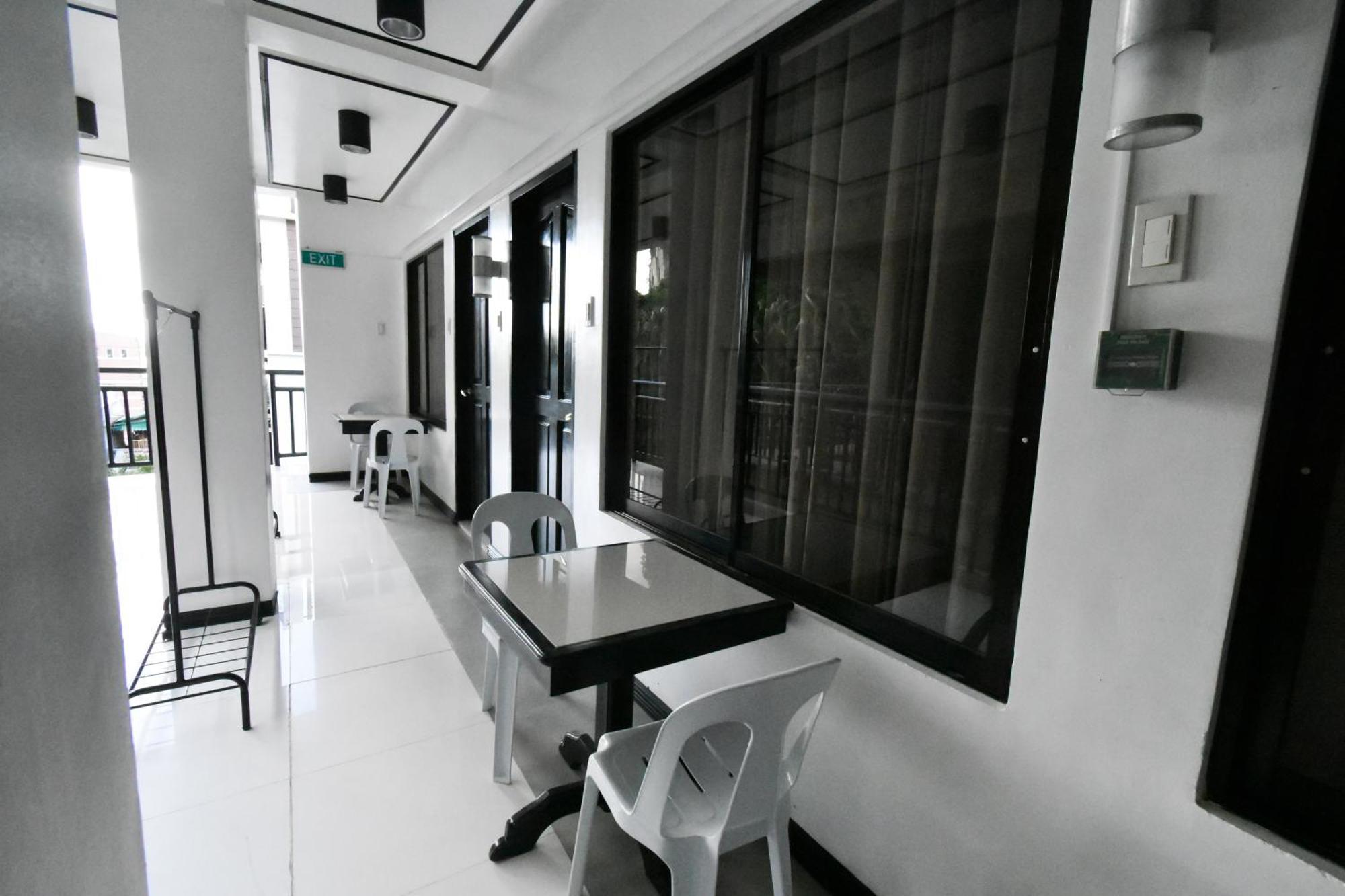 Swiftlets Hotel 2*