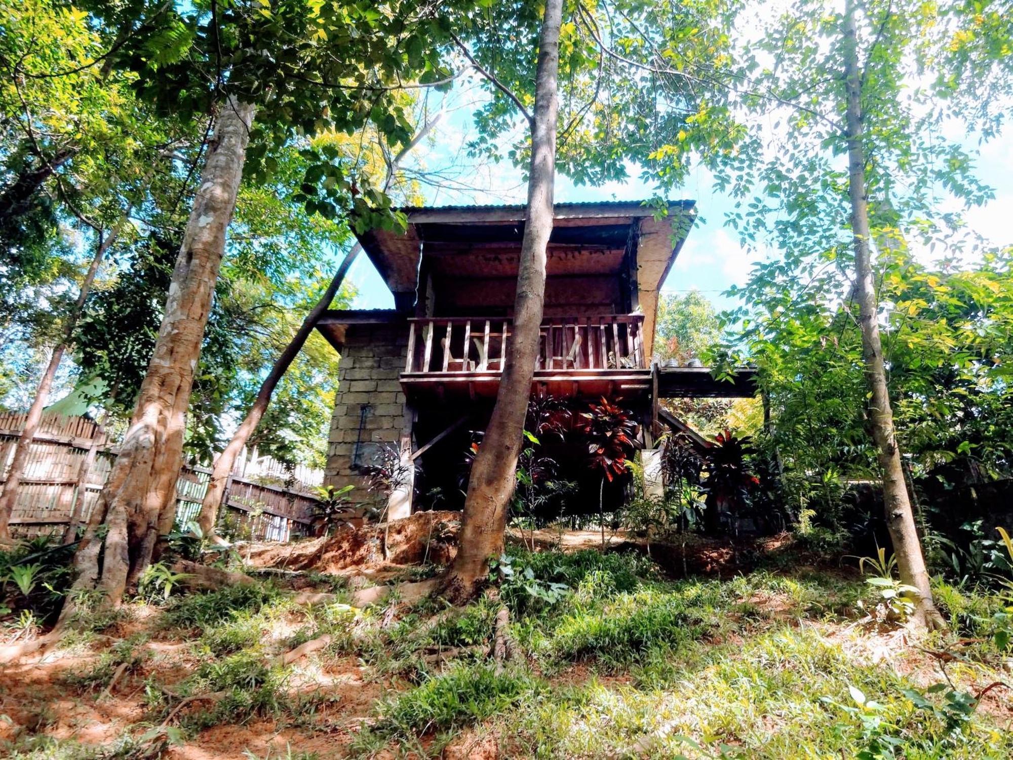 Campeggio Camp Talusi Hilltop Overlooking El Nido