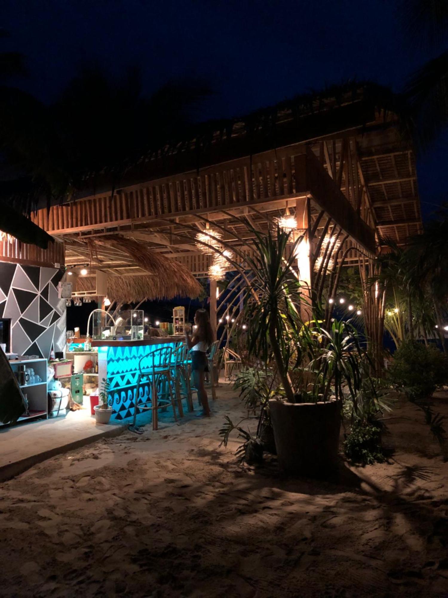 Zhaya's & Inn El Nido