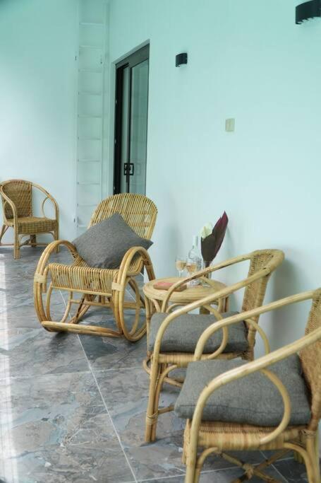 Serene Icaro In Downtown With Cliff View * El Nido