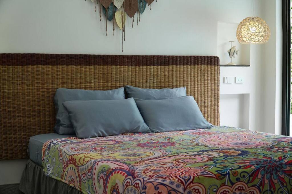 Villa Serene Icaro In Downtown With Cliff View *
