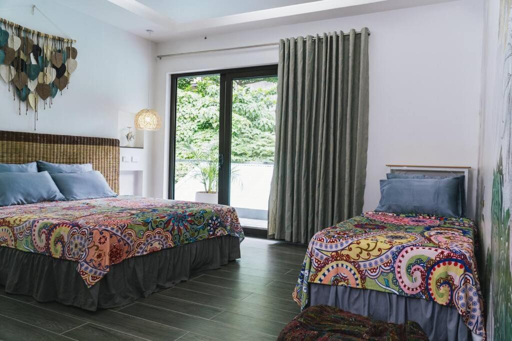 Villa Serene Icaro In Downtown With Cliff View *