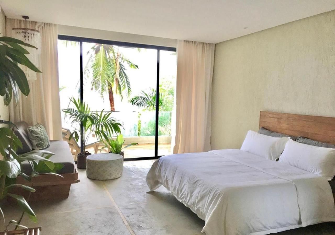 Frangipani El Nido