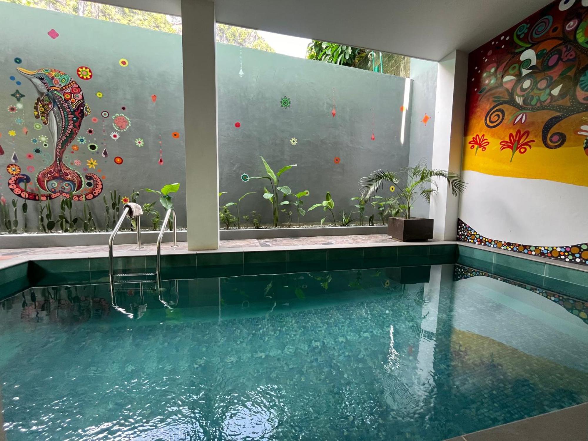 Serene Icaro In Downtown With Cliff View Villa