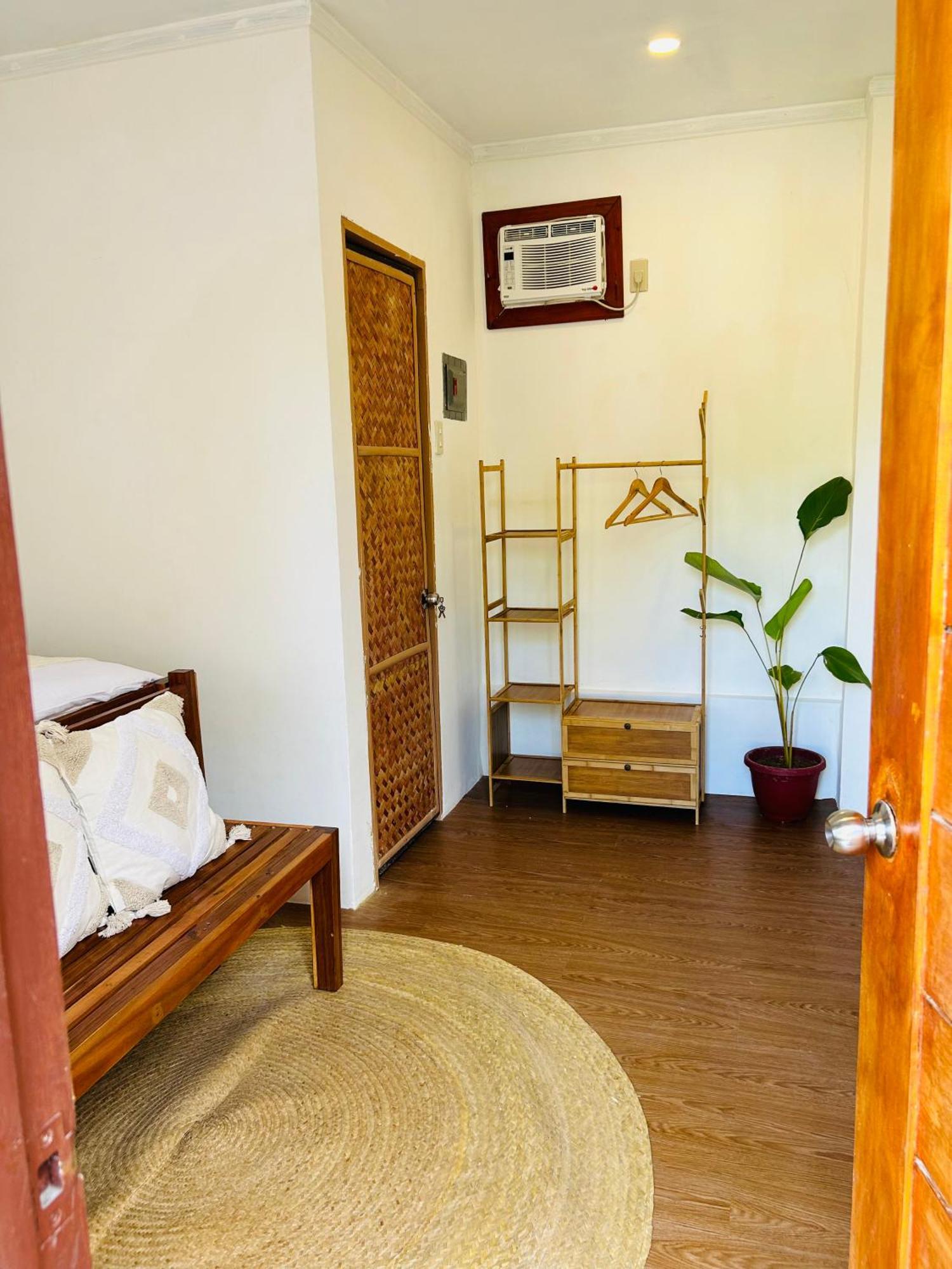 Lolas Hotel