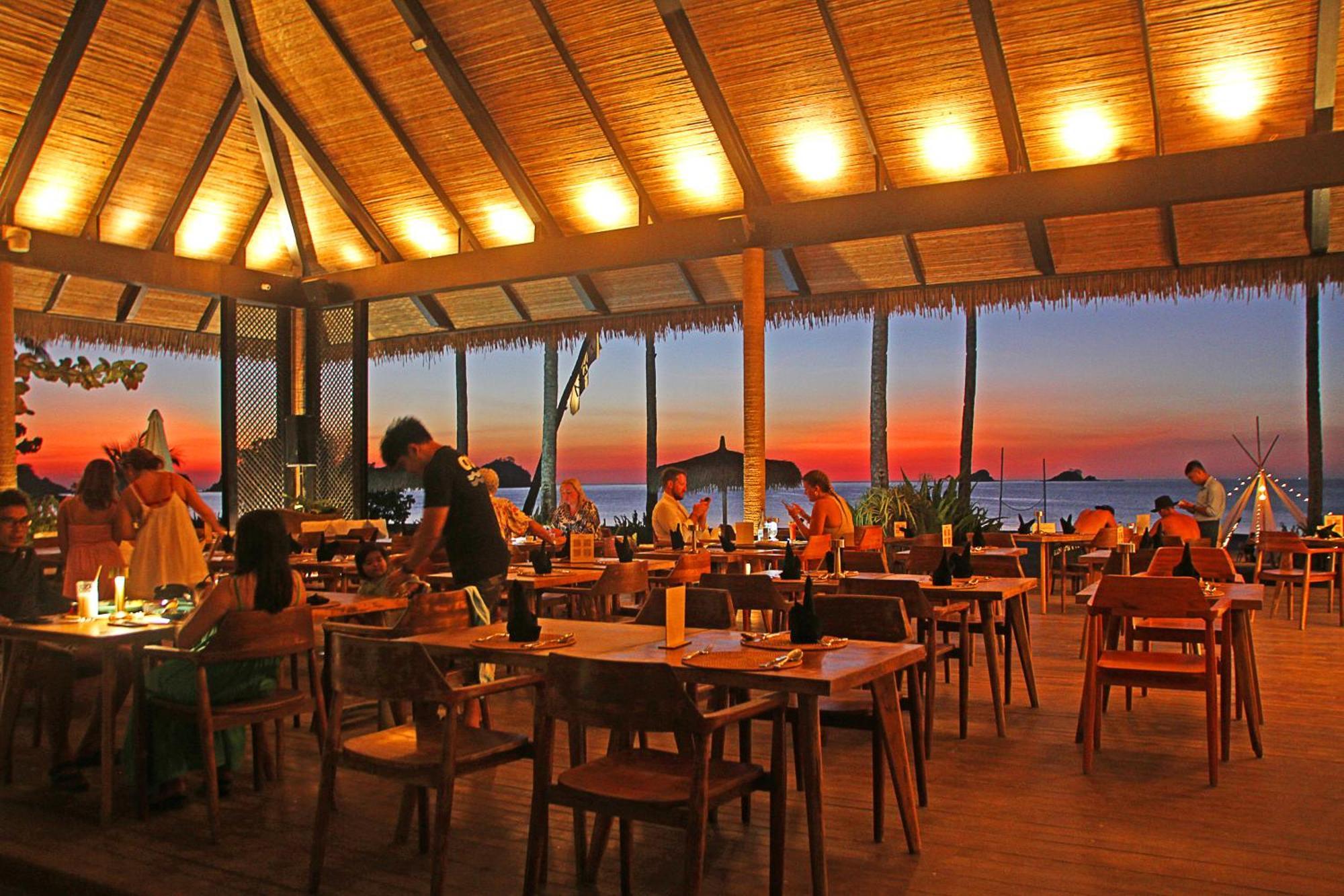 Angkla Club & Boutique
