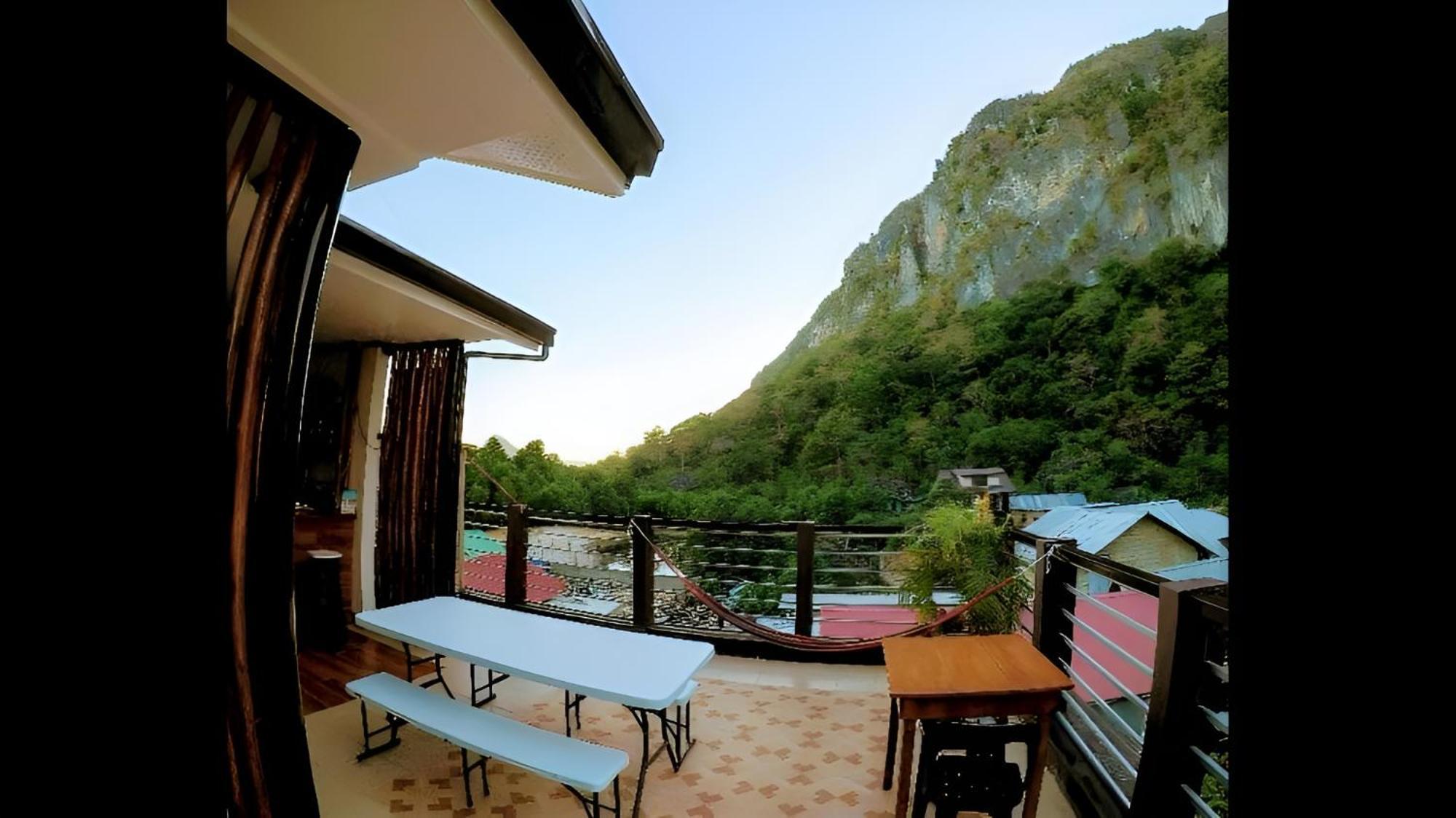 Lolo Bob's Bed & Breakfast 3*