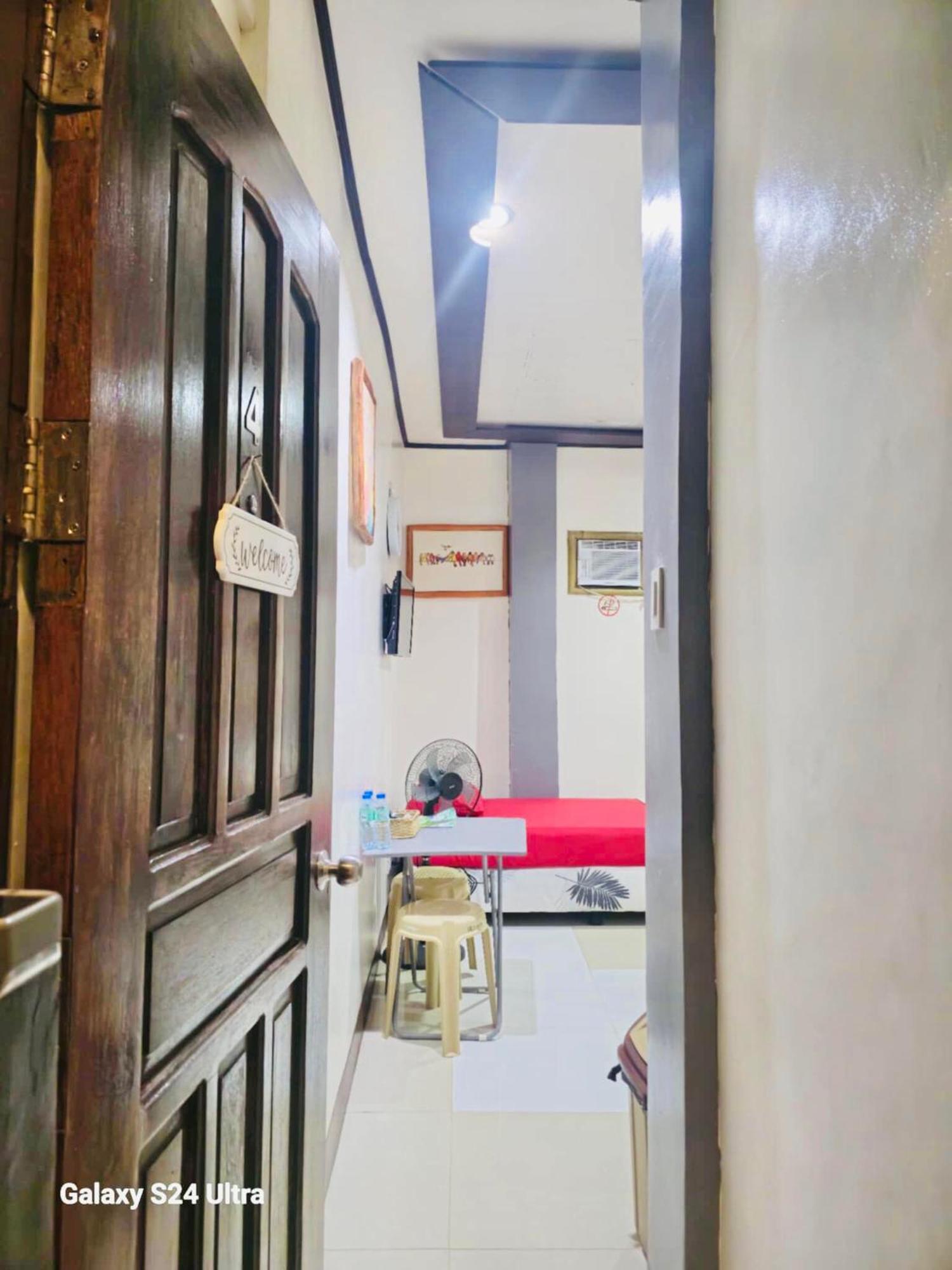Lolo Bob's Bed & Breakfast 3*