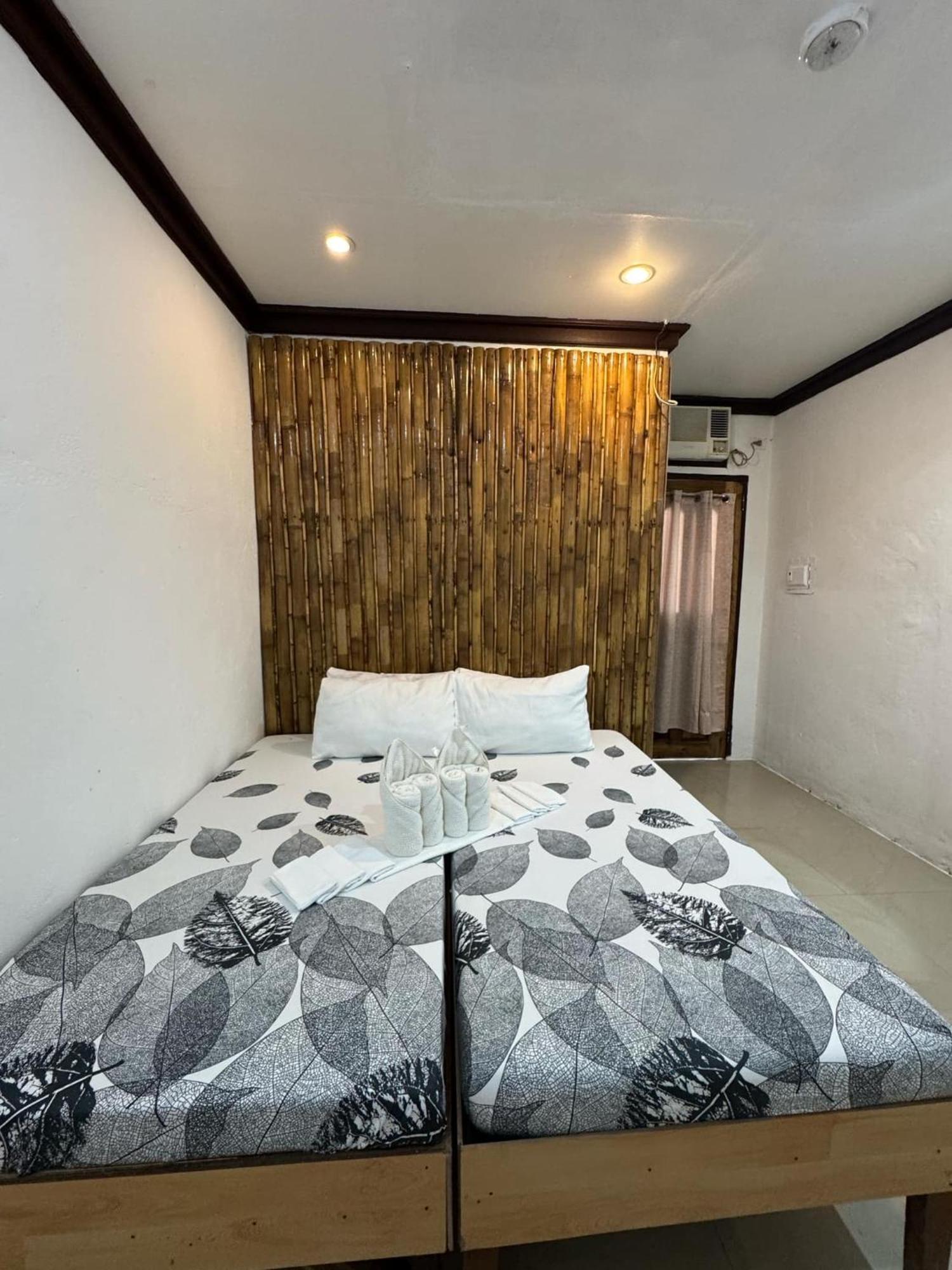 Aquaholik Traveler's El Nido