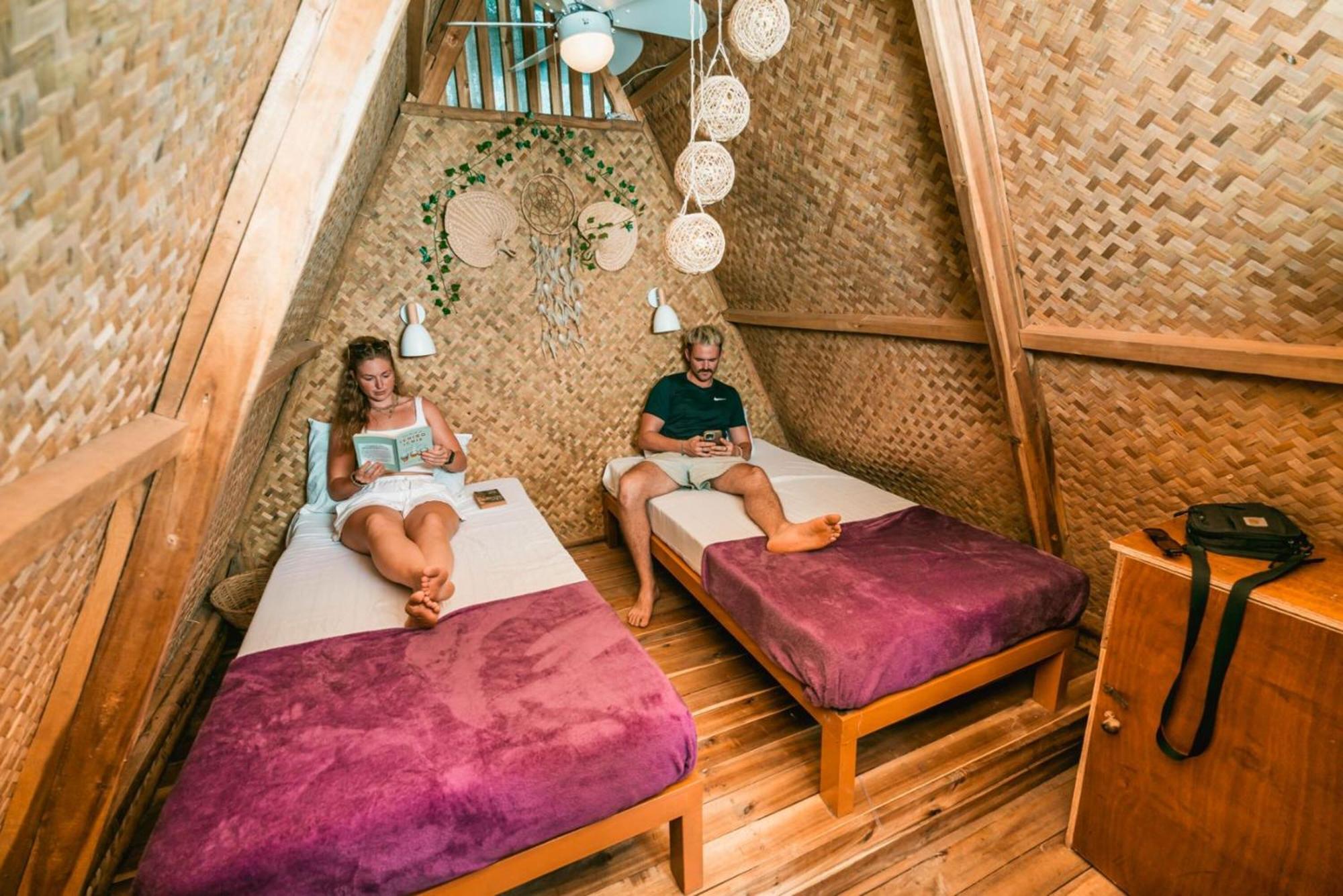 Mad Monkey Nacpan (adults Only) Hostel