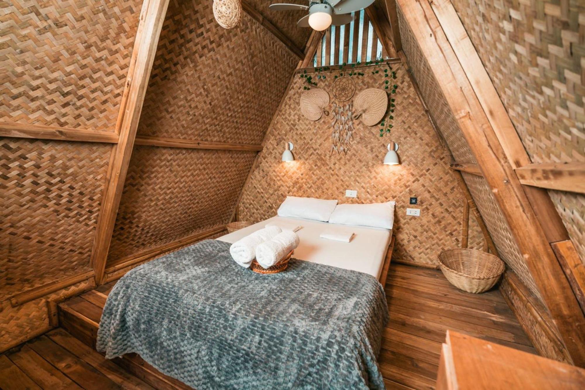 Mad Monkey Nacpan (adults Only) *