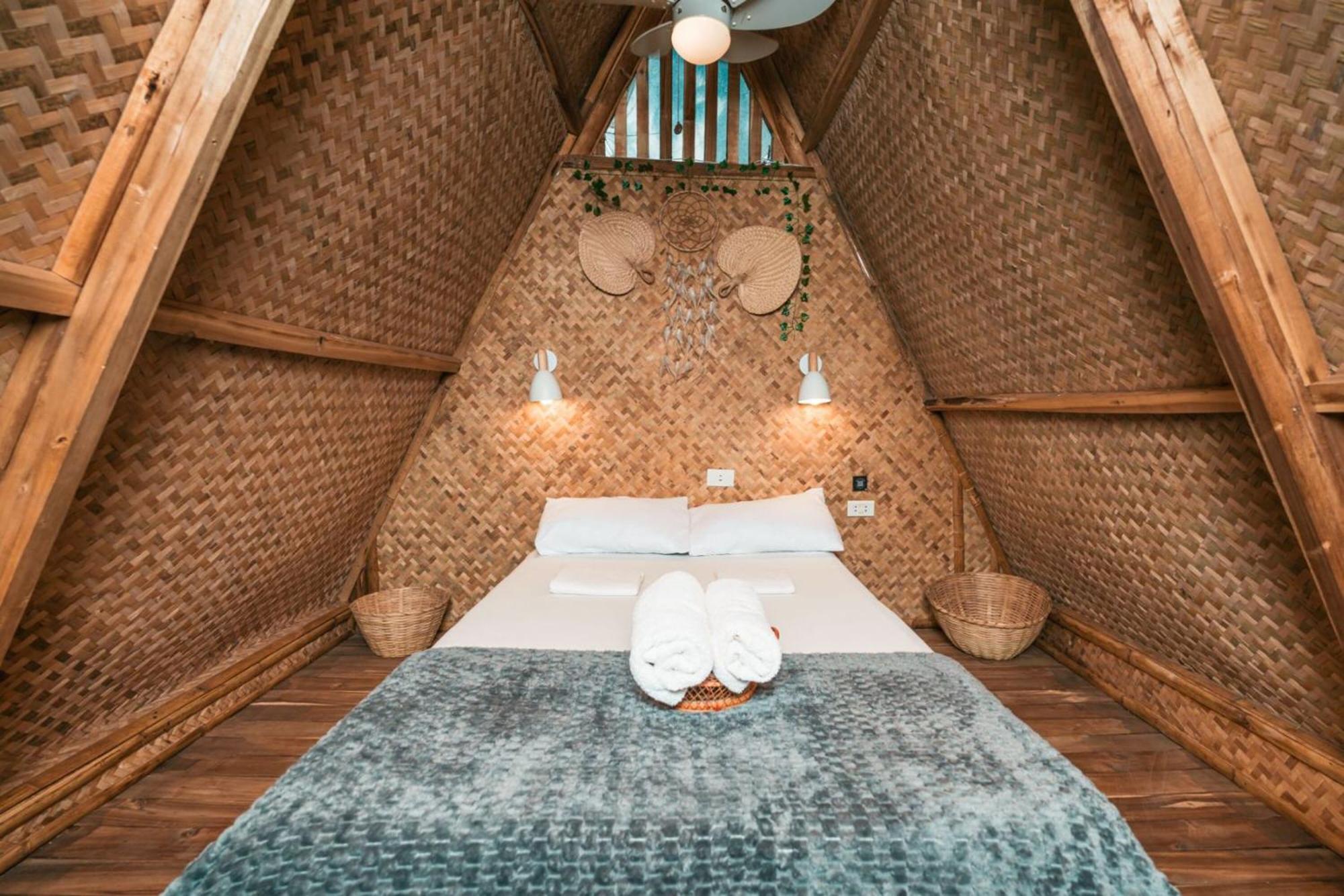 Mad Monkey Nacpan (adults Only) El Nido