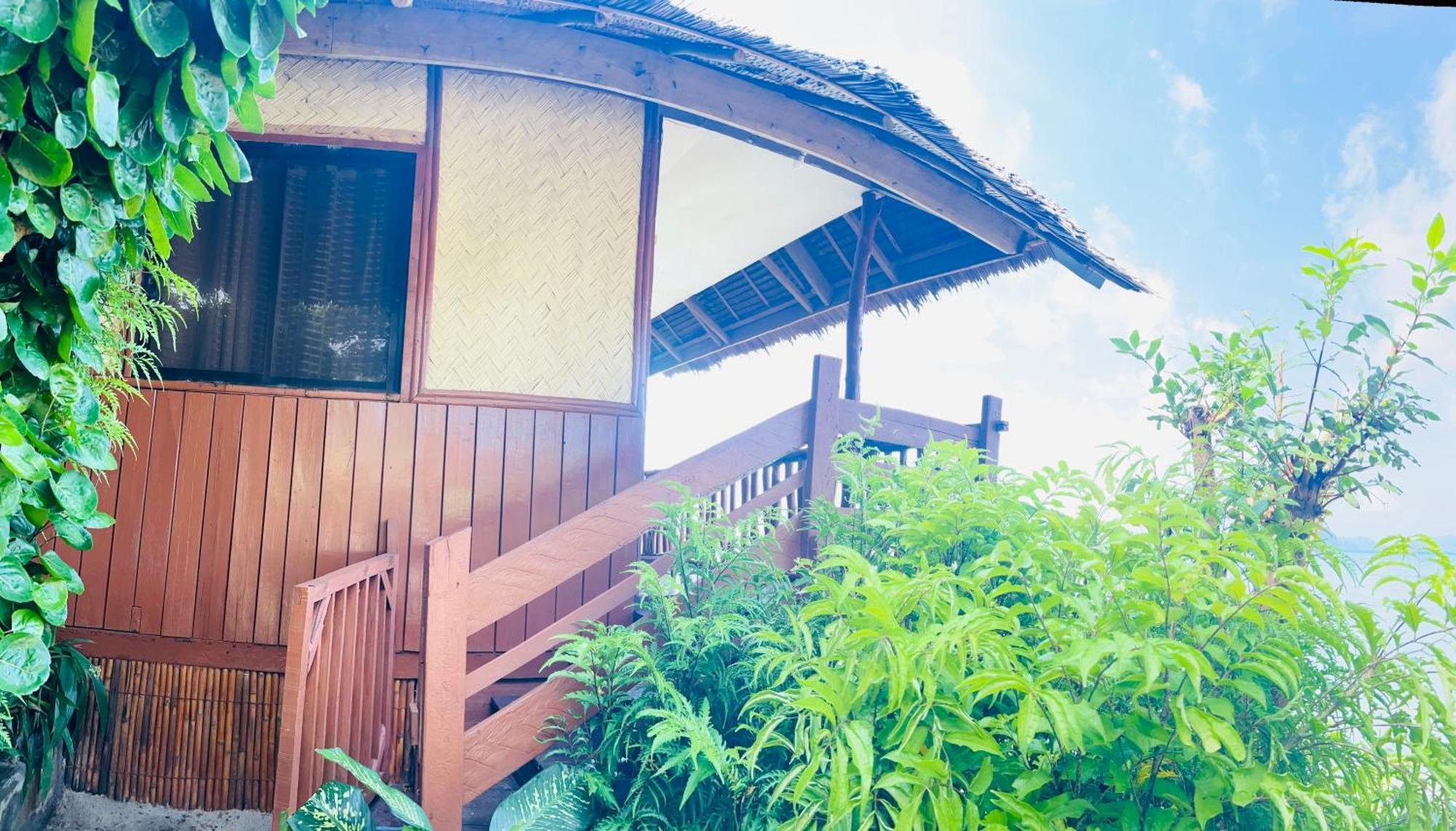 Hut Sunset View Guest house *