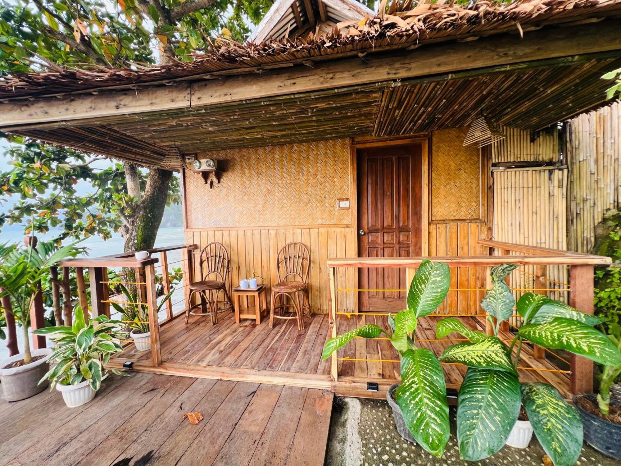Hut Sunset View Guest house