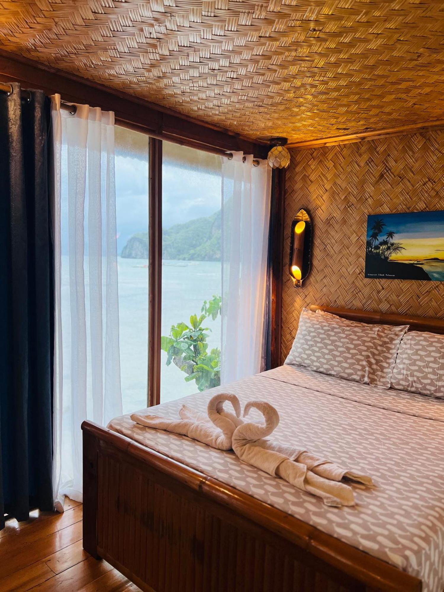 Hut Sunset View *