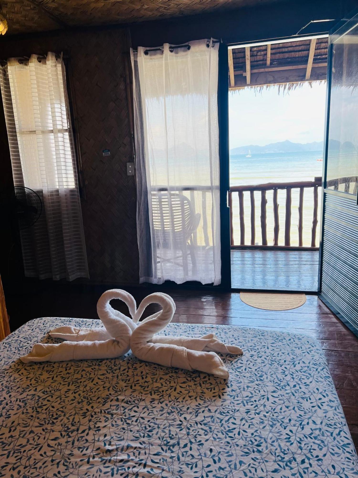 Hut Sunset View Guest house