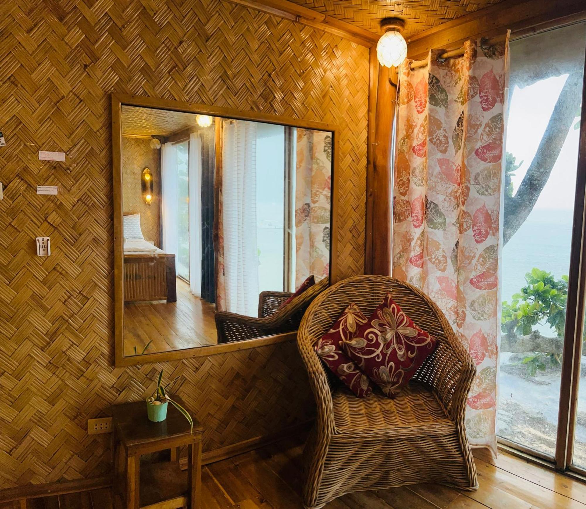 Hut Sunset View Guest house