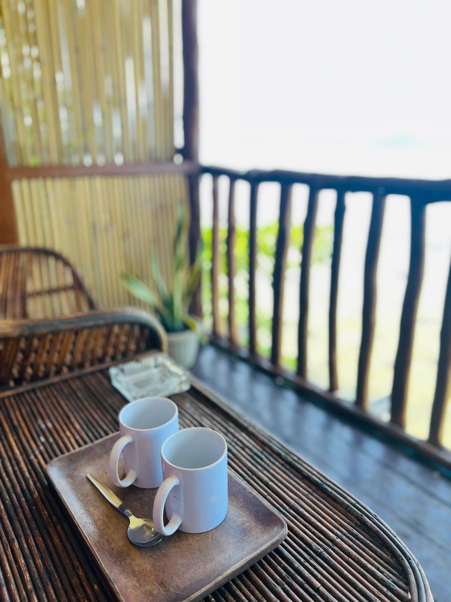 Hut Sunset View Guest house *