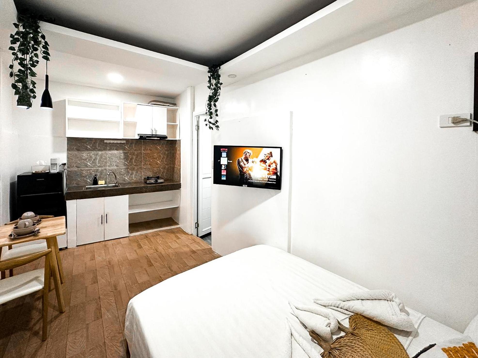Aparthotel Namal Apartelle - Free Scooter & Gym Access *