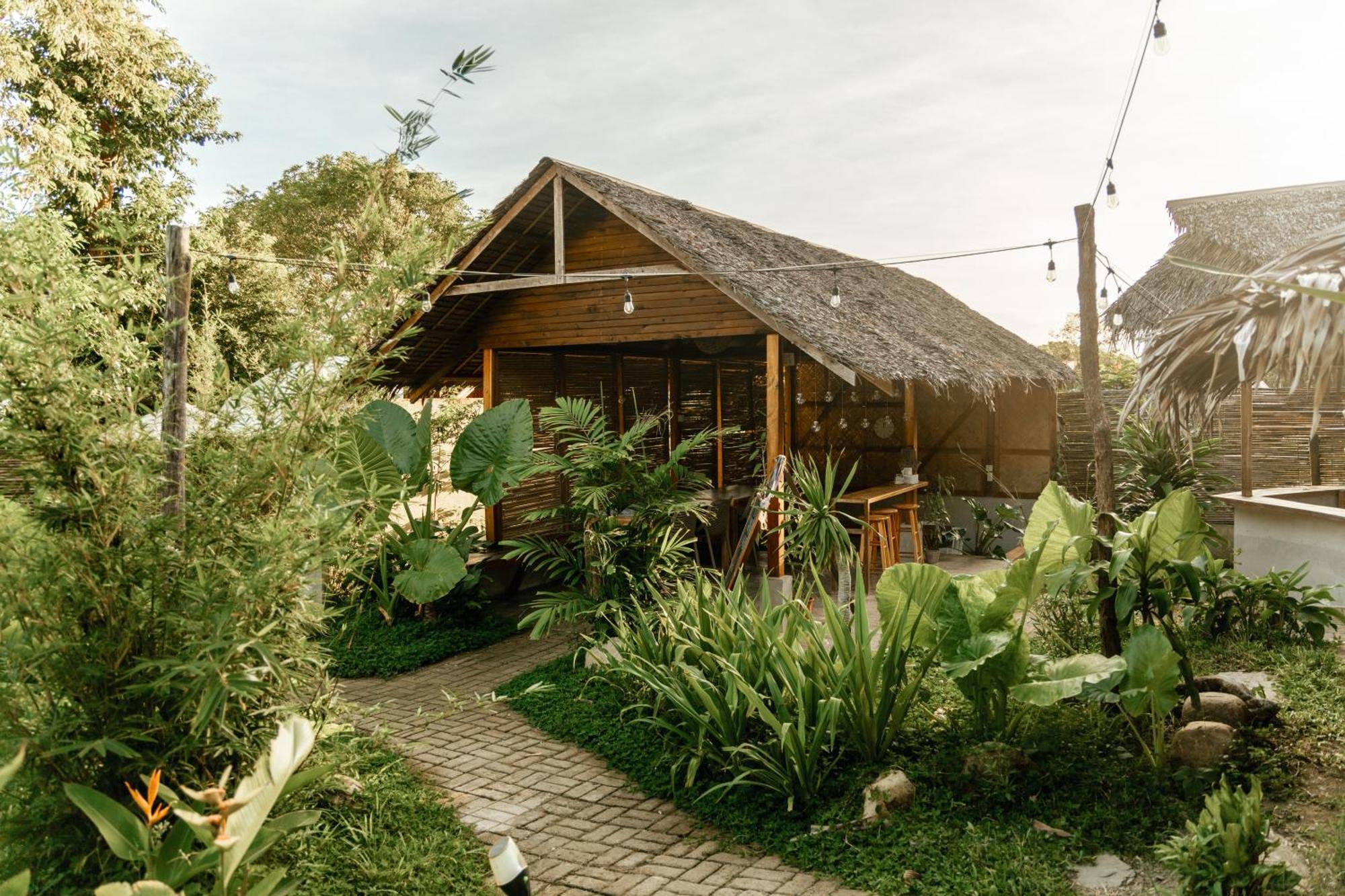 Domes And Dreams Lio Glamping Luxury tent *