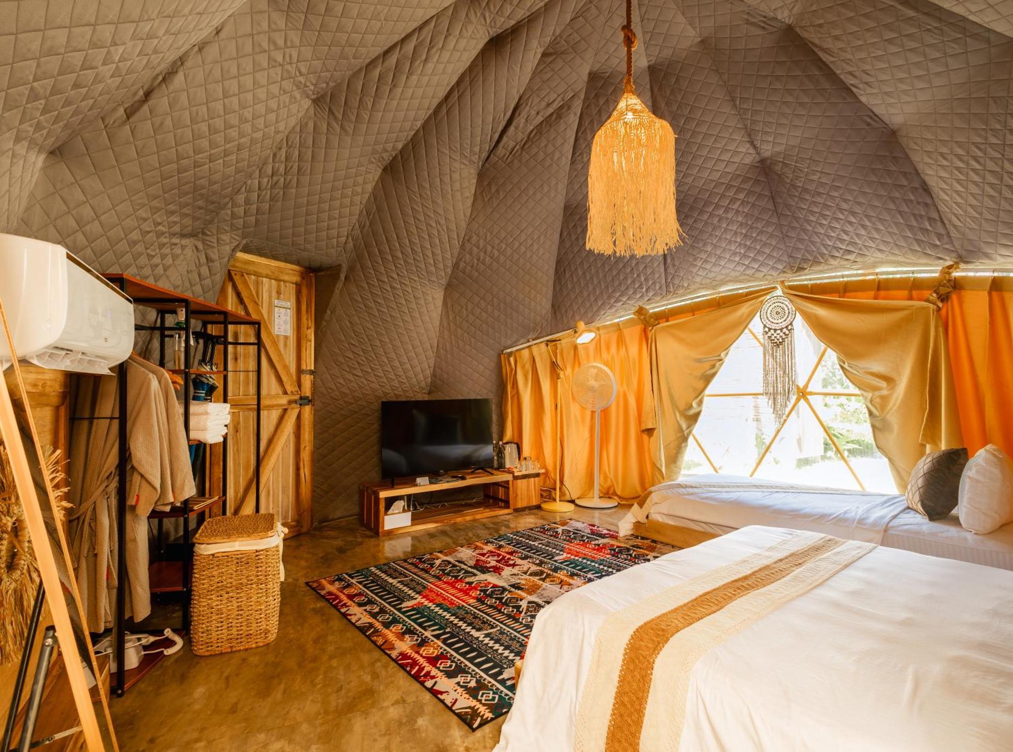 Luxury tent Domes And Dreams Lio Glamping *