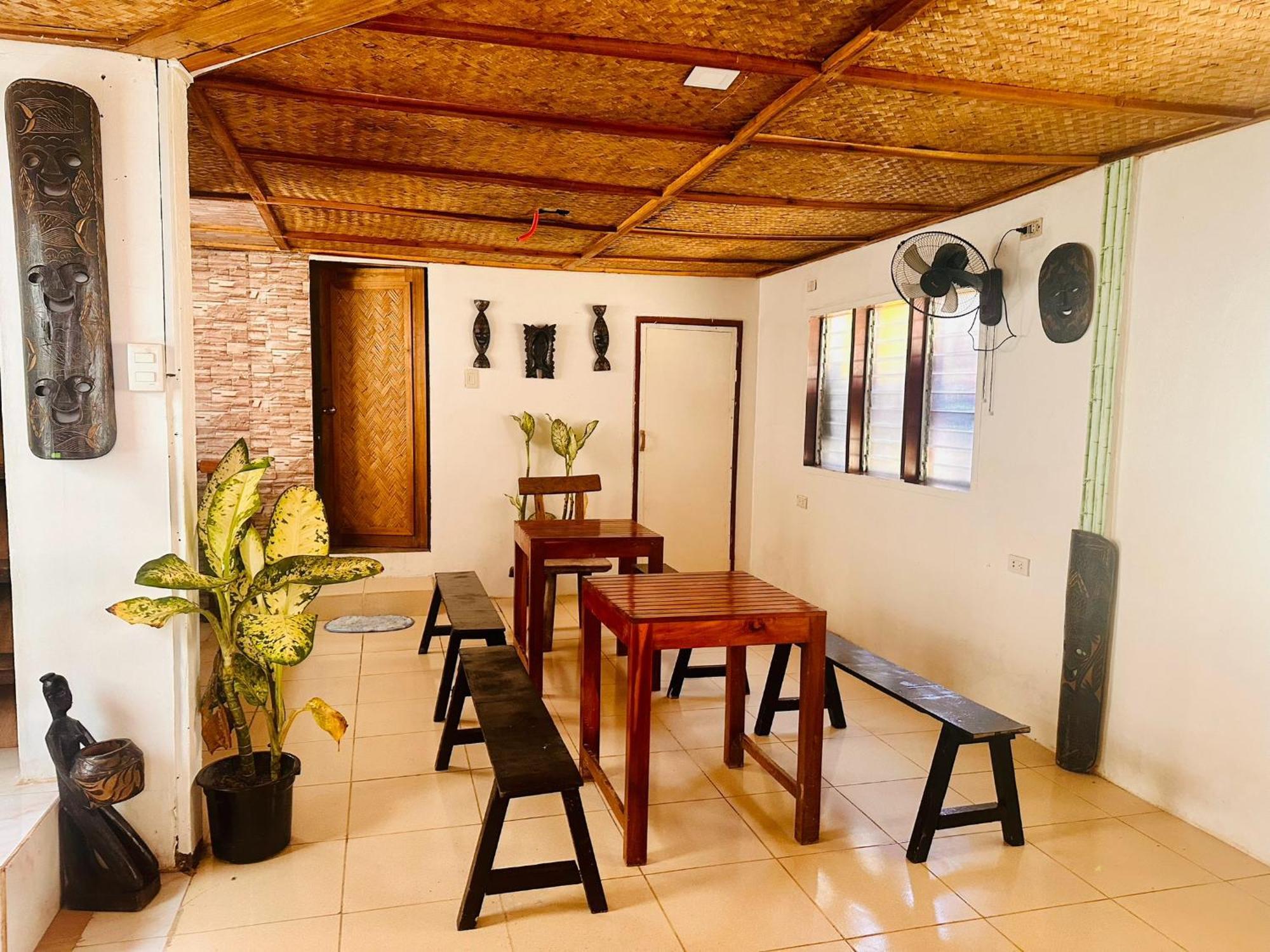 Hostel Hangout's El Nido