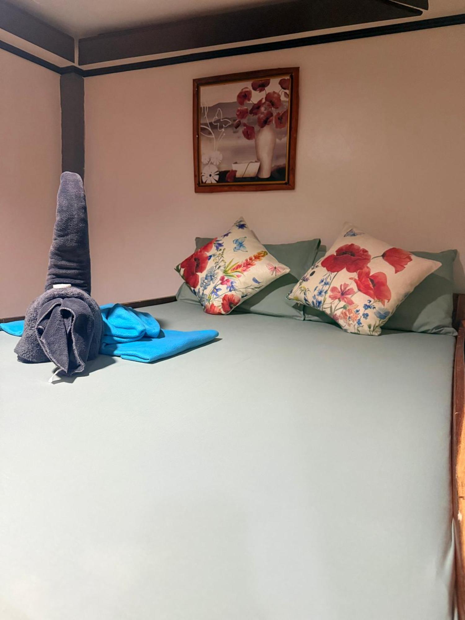 Lolo Bob's Bed & Breakfast