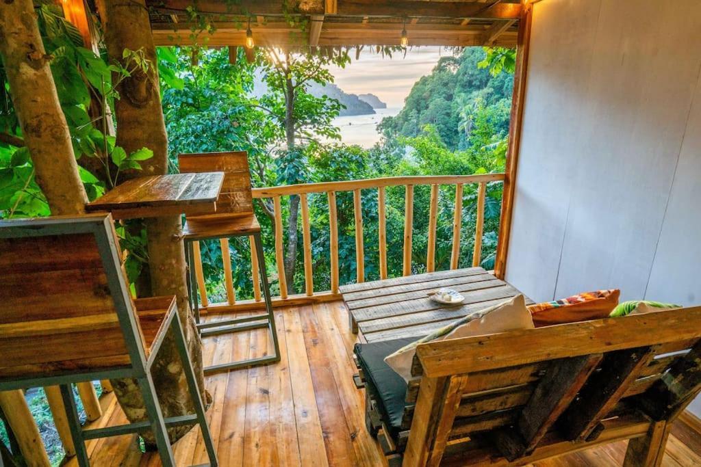 Bayview With Balcony * El Nido