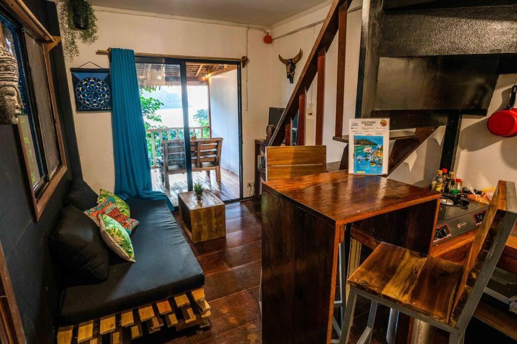 Bayview With Balcony Apartment