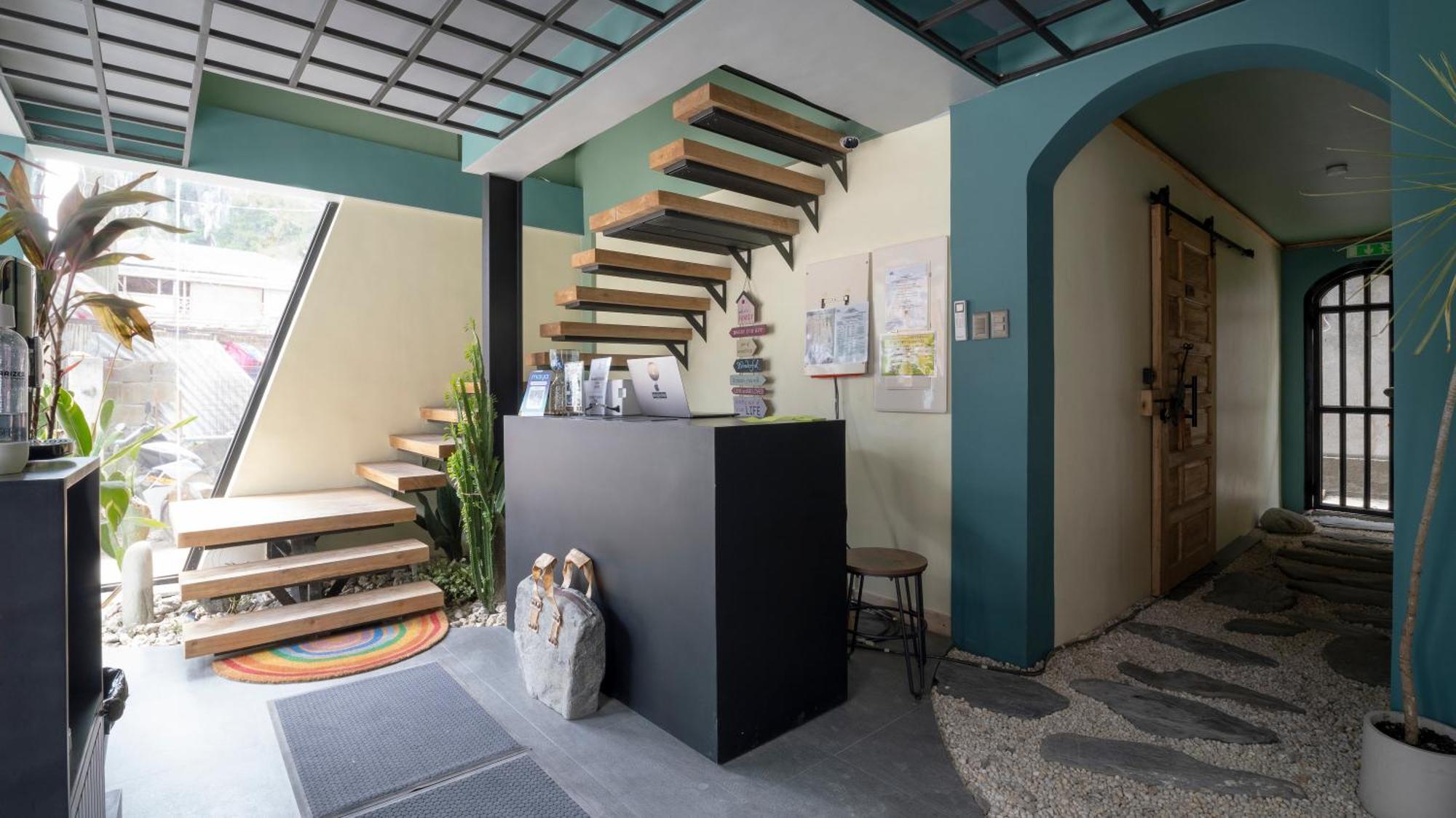 Rockinnest Hotel