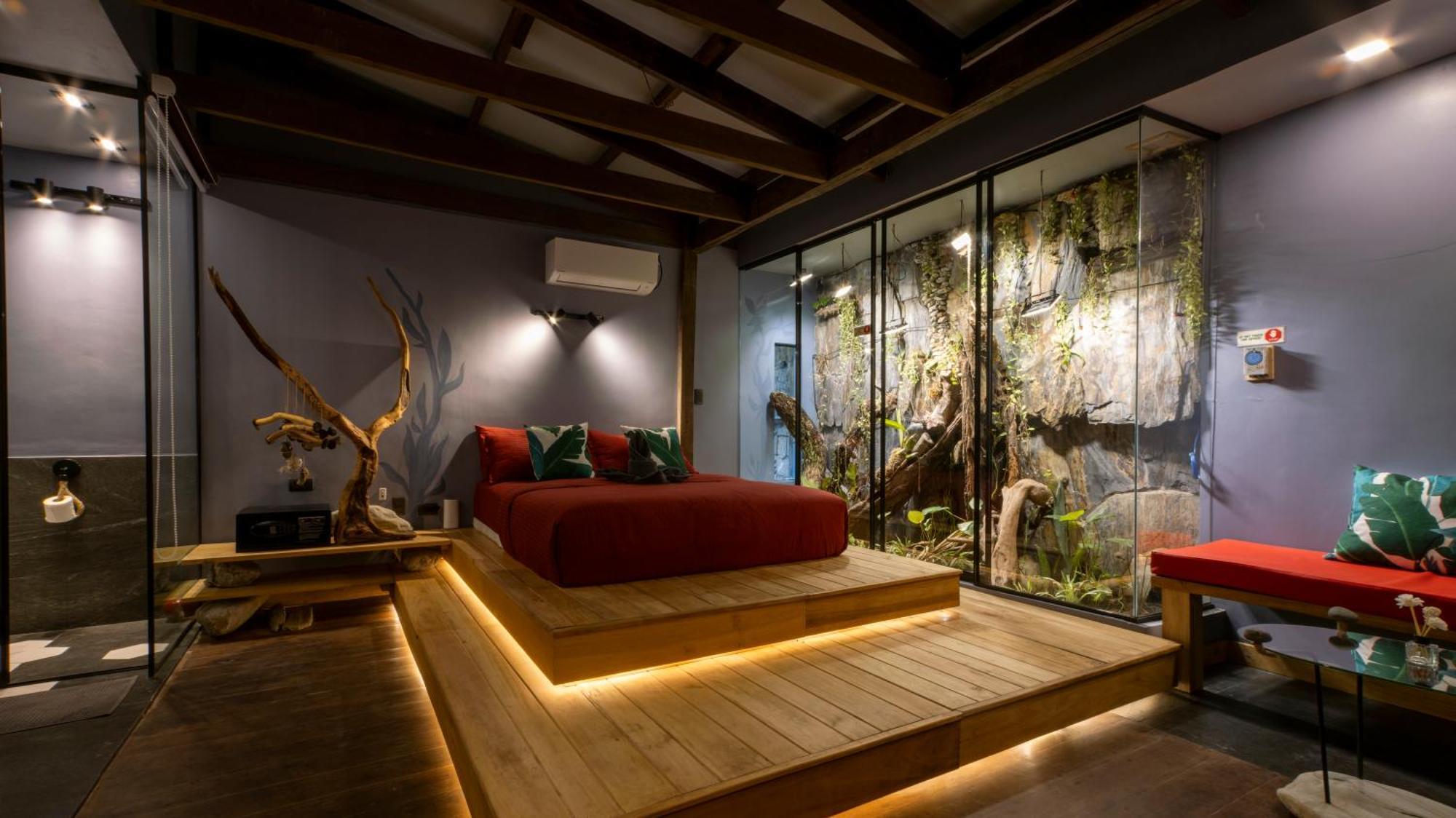 Rockinnest Hotel *