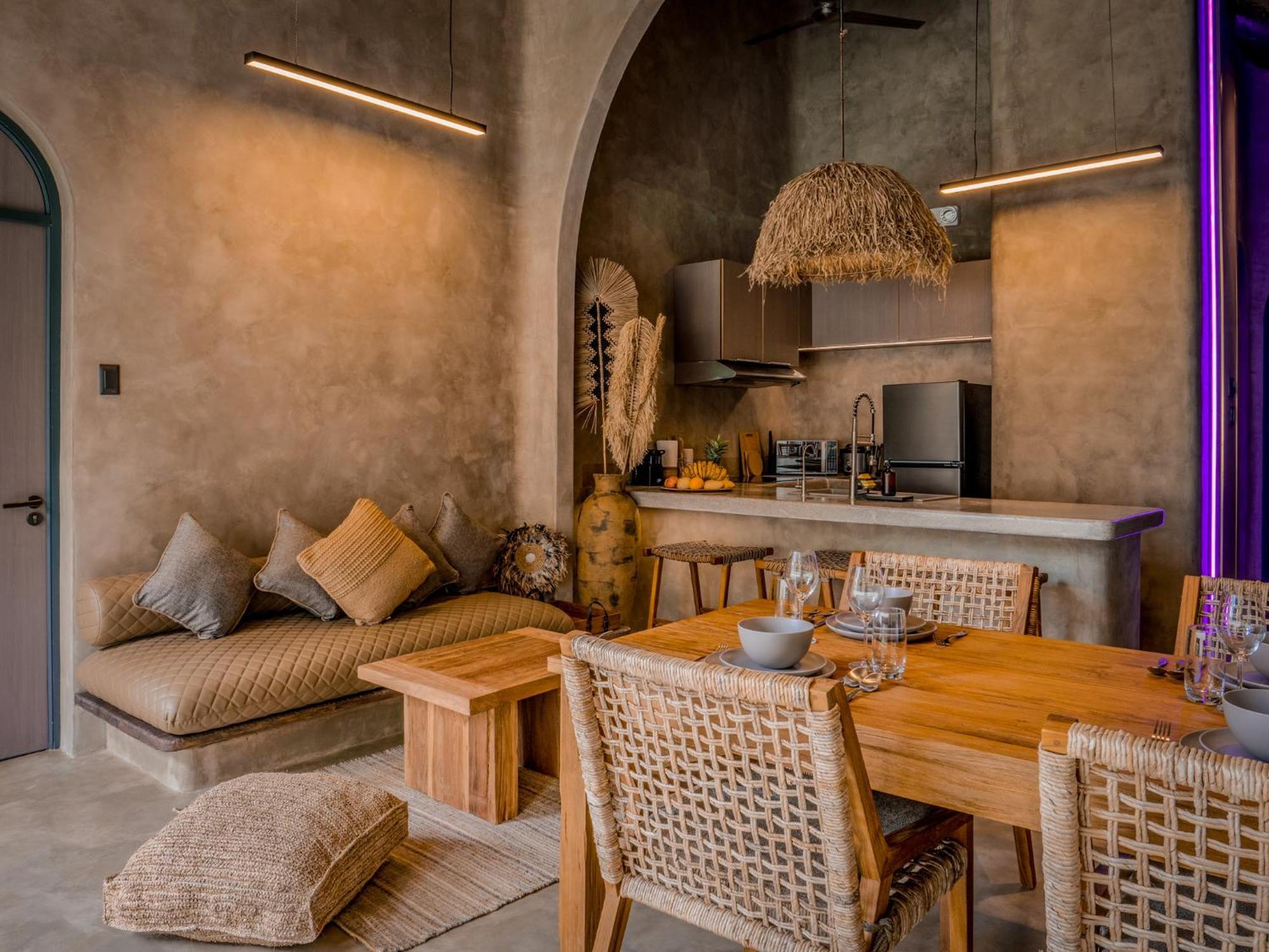 Diwatu Lodge *